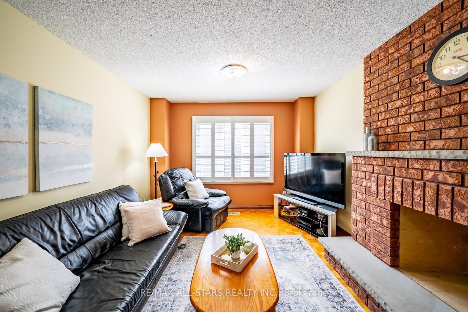 Photo 17 of 112 Jimston Drive, Markham, Milliken Mills East — HOMEH