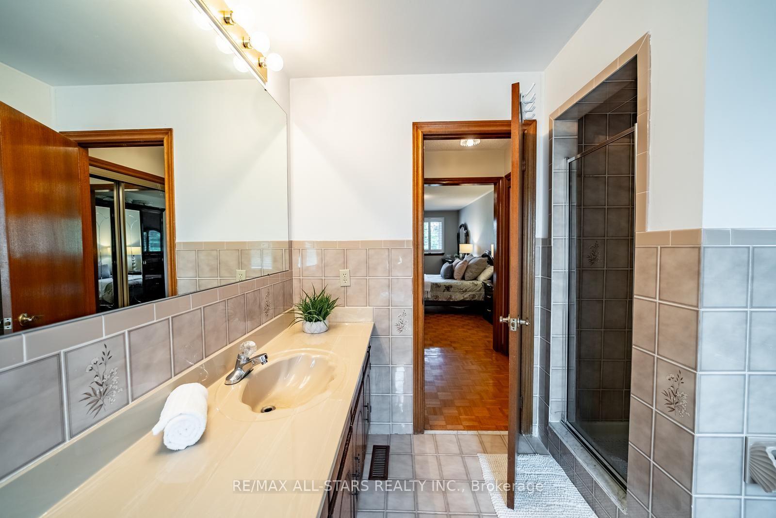 Photo 24 of 112 Jimston Drive, Markham, Milliken Mills East — HOMEH