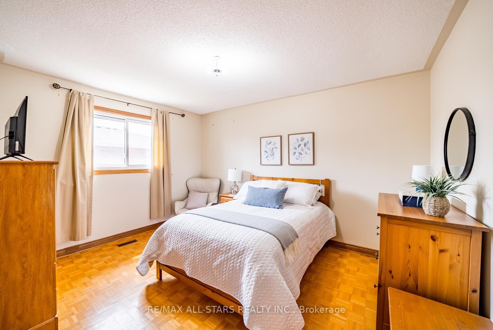Photo 25 of 112 Jimston Drive, Markham, Milliken Mills East — HOMEH
