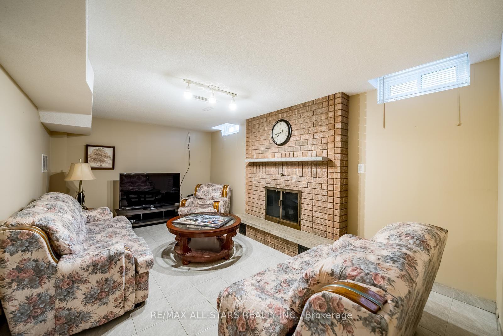 Photo 36 of 112 Jimston Drive, Markham, Milliken Mills East — HOMEH