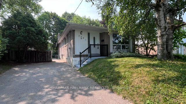 Photo 1 of 758 Botany Hill Crescent, Newmarket, Huron Heights-Leslie Valley — HOMEH