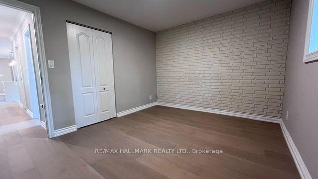 Photo 10 of 758 Botany Hill Crescent, Newmarket, Huron Heights-Leslie Valley — HOMEH