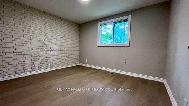 Photo 11 of 758 Botany Hill Crescent, Newmarket, Huron Heights-Leslie Valley — HOMEH