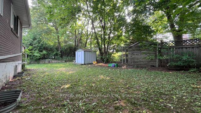 Photo 14 of 758 Botany Hill Crescent, Newmarket, Huron Heights-Leslie Valley — HOMEH