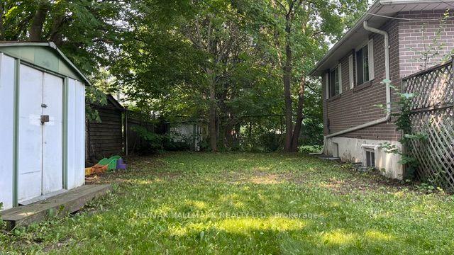 Photo 15 of 758 Botany Hill Crescent, Newmarket, Huron Heights-Leslie Valley — HOMEH
