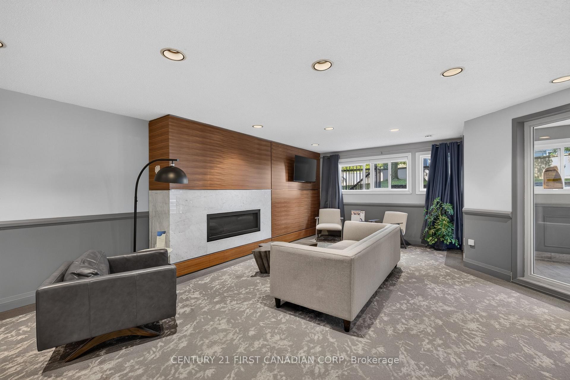 Photo 4 of Unit 222, 15 Jacksway Crescent, London, North G — HOMEH