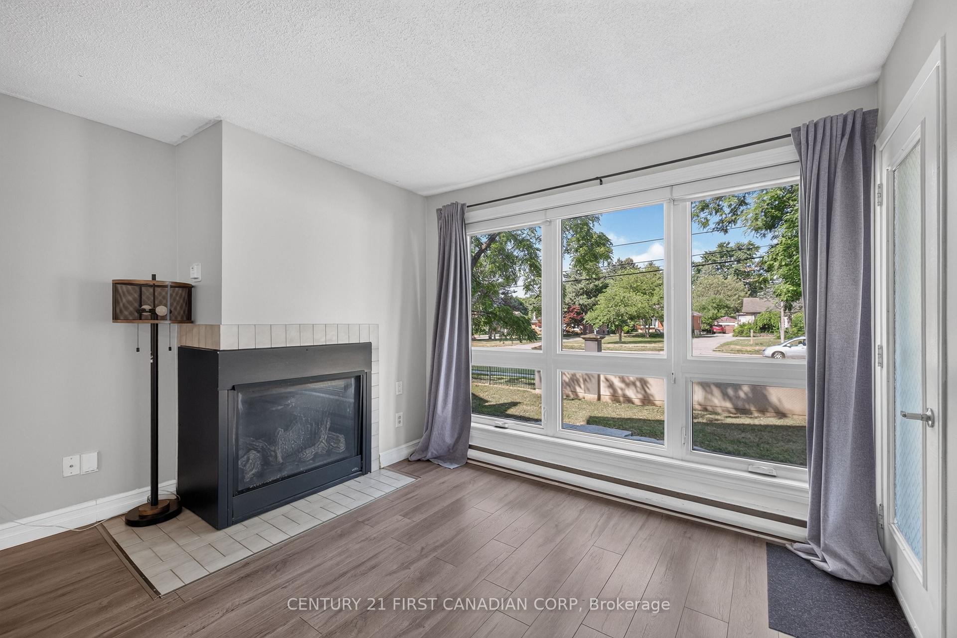 Photo 10 of Unit 222, 15 Jacksway Crescent, London, North G — HOMEH