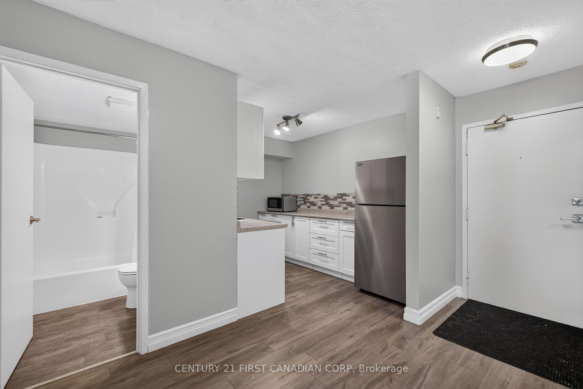 Photo 14 of Unit 222, 15 Jacksway Crescent, London, North G — HOMEH