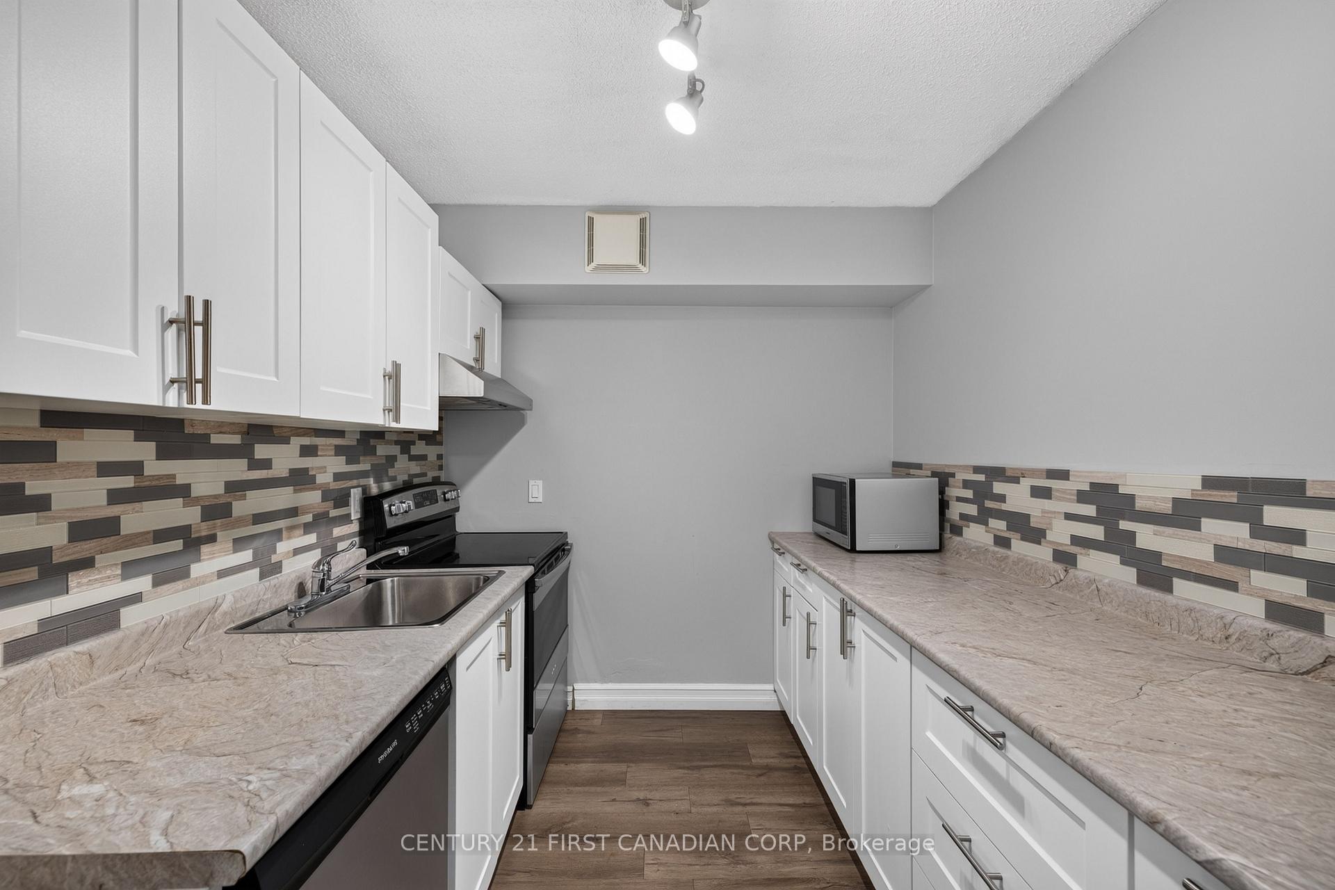 Photo 16 of Unit 222, 15 Jacksway Crescent, London, North G — HOMEH