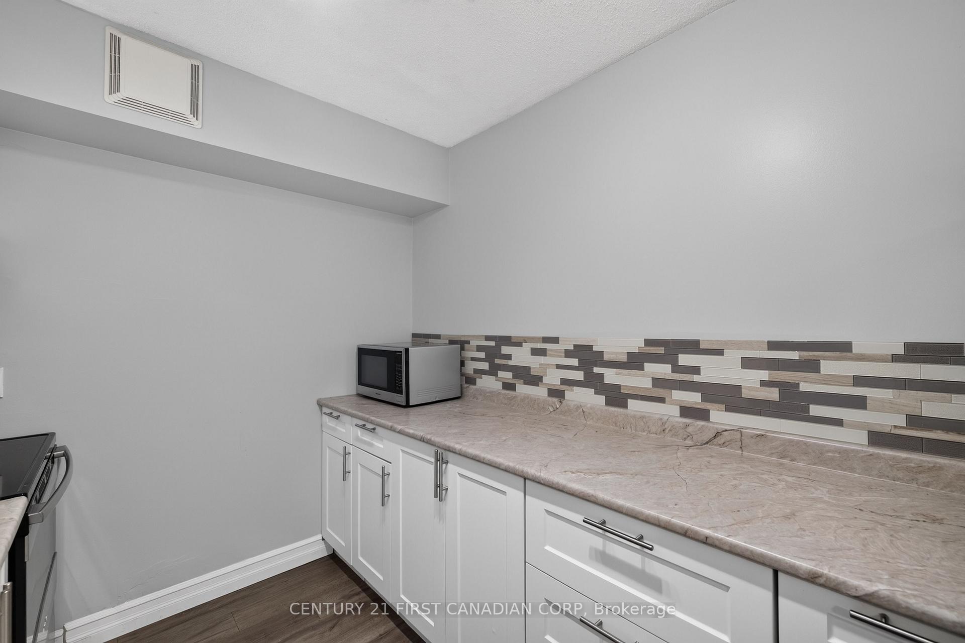 Photo 18 of Unit 222, 15 Jacksway Crescent, London, North G — HOMEH