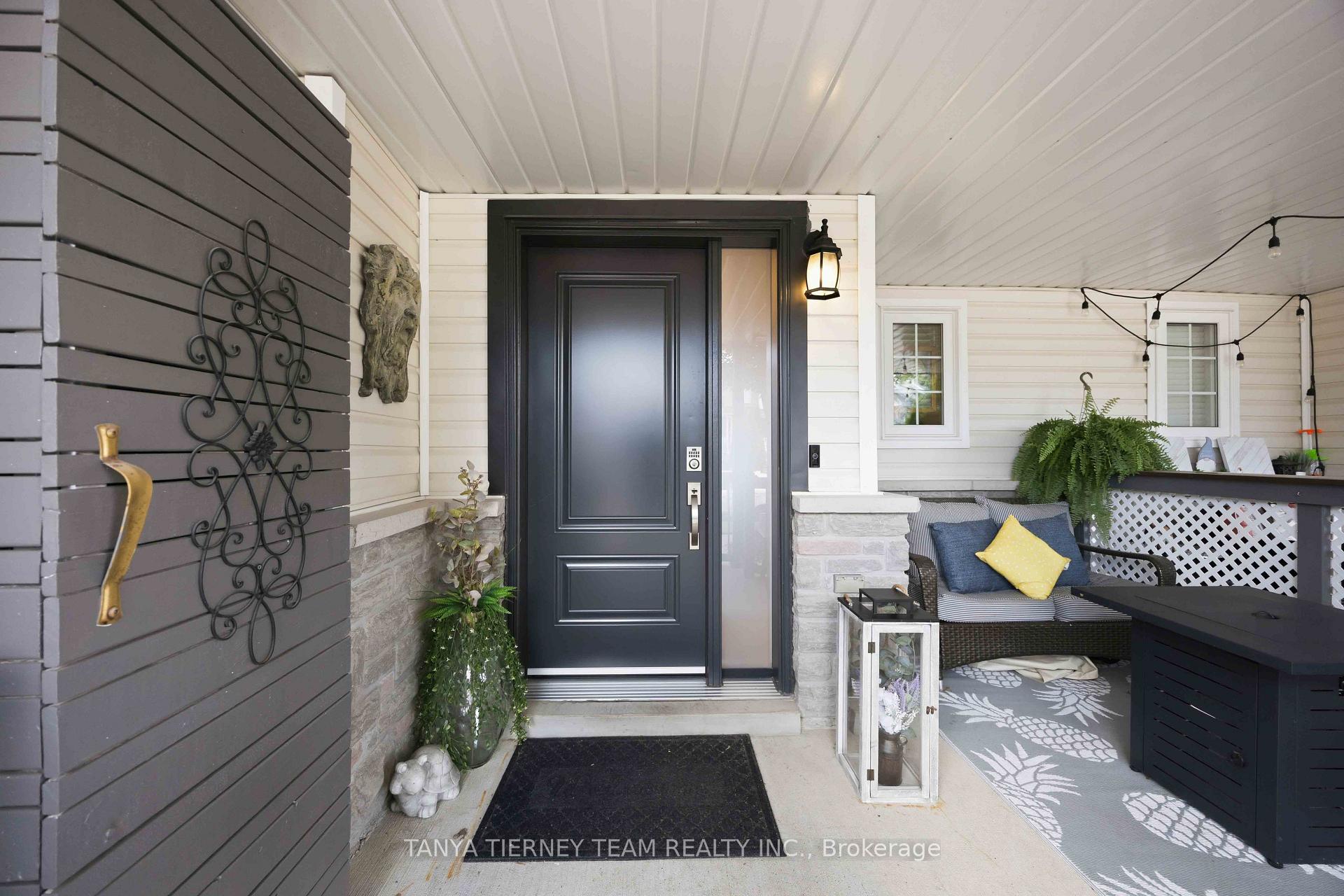 Photo 5 of 47 Corianne Avenue, Whitby, Brooklin — HOMEH