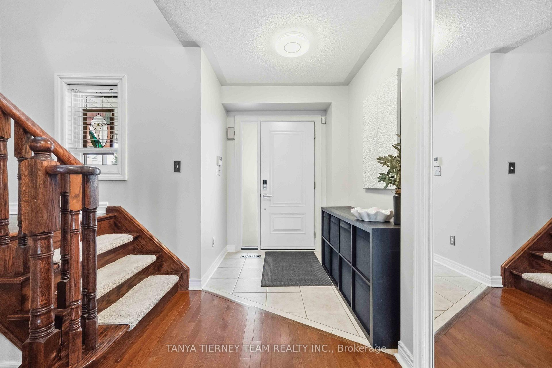Photo 6 of 47 Corianne Avenue, Whitby, Brooklin — HOMEH
