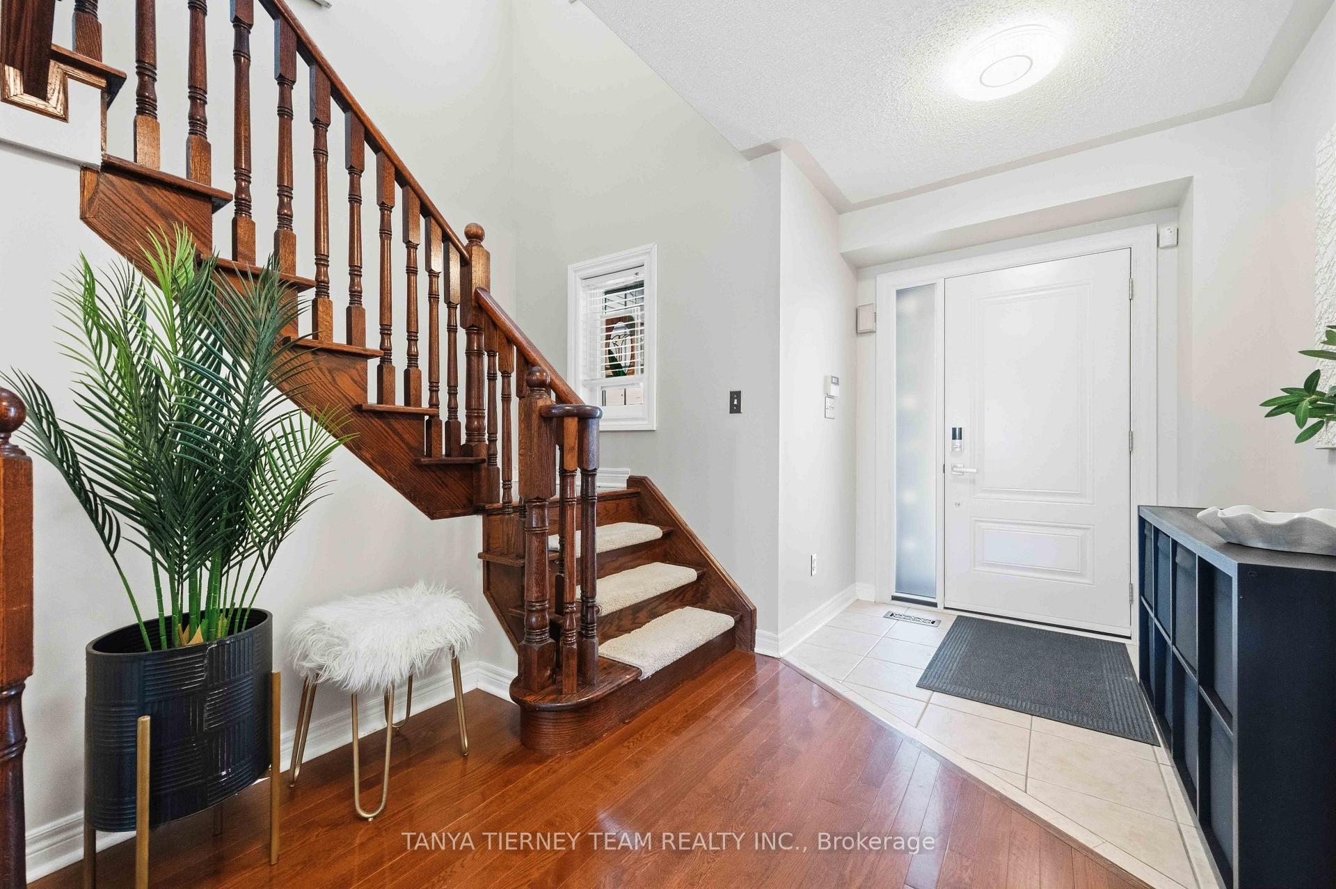 Photo 7 of 47 Corianne Avenue, Whitby, Brooklin — HOMEH