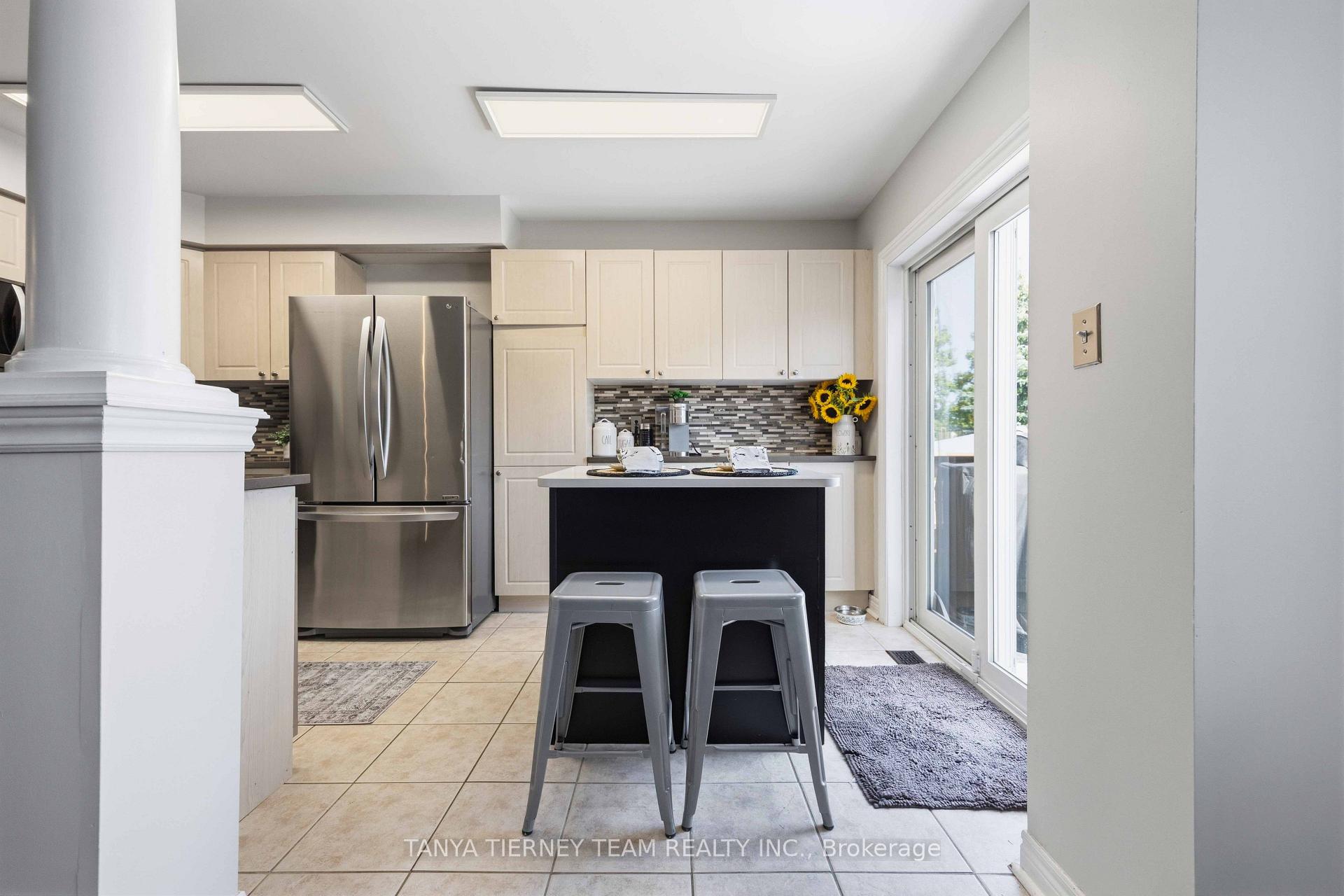 Photo 19 of 47 Corianne Avenue, Whitby, Brooklin — HOMEH