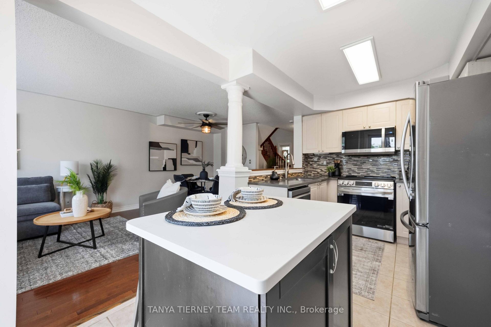 Photo 21 of 47 Corianne Avenue, Whitby, Brooklin — HOMEH