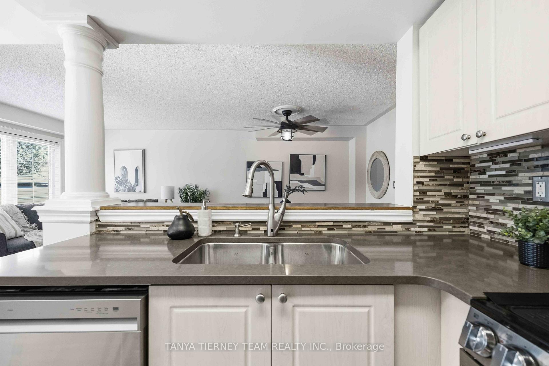 Photo 25 of 47 Corianne Avenue, Whitby, Brooklin — HOMEH