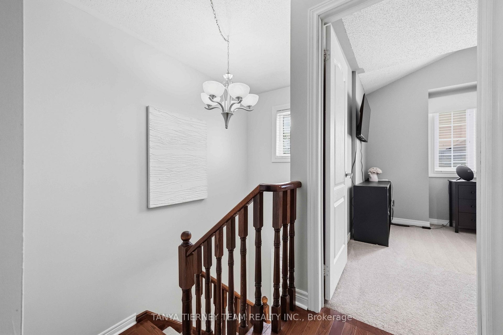 Photo 29 of 47 Corianne Avenue, Whitby, Brooklin — HOMEH