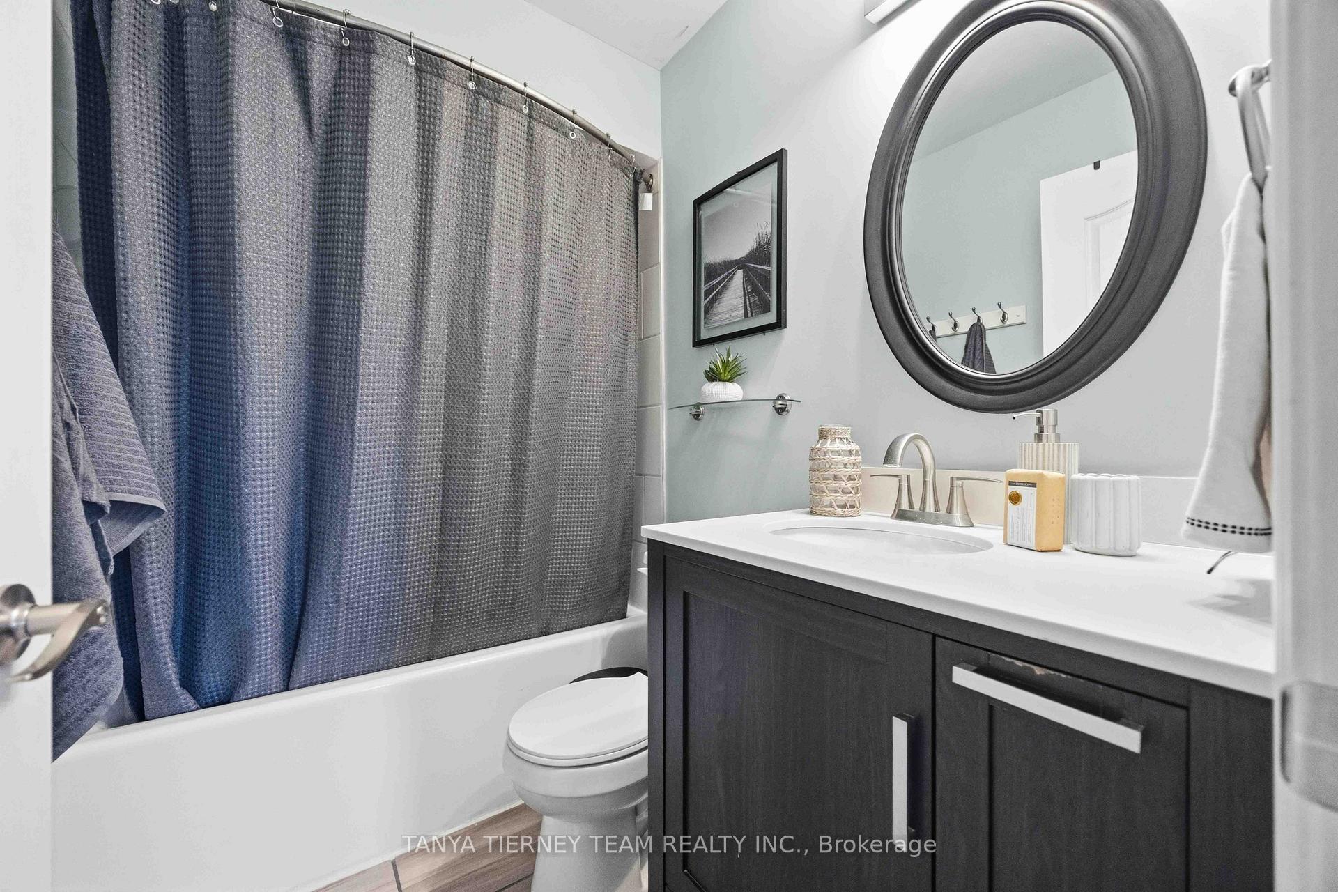 Photo 32 of 47 Corianne Avenue, Whitby, Brooklin — HOMEH
