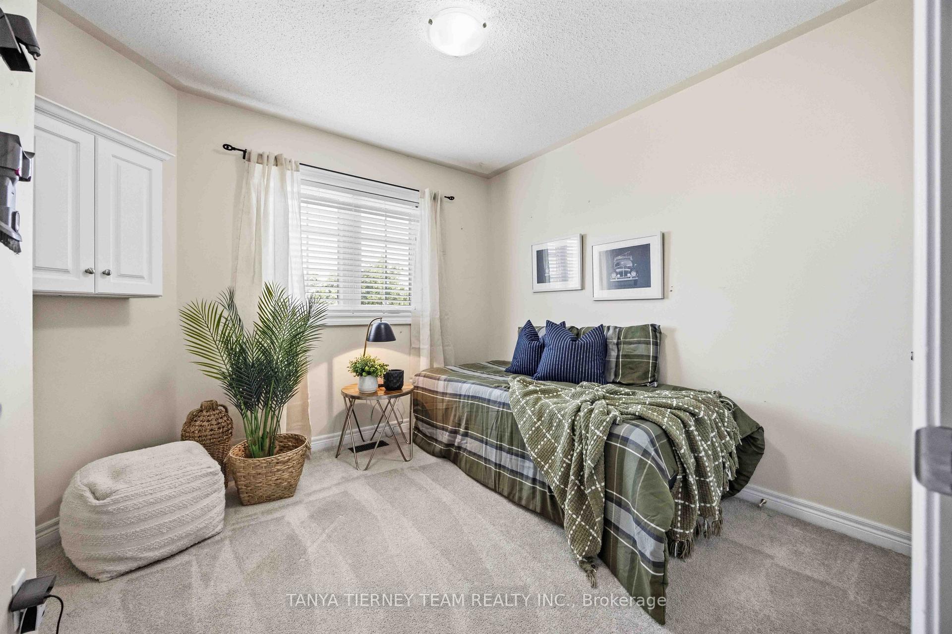 Photo 35 of 47 Corianne Avenue, Whitby, Brooklin — HOMEH