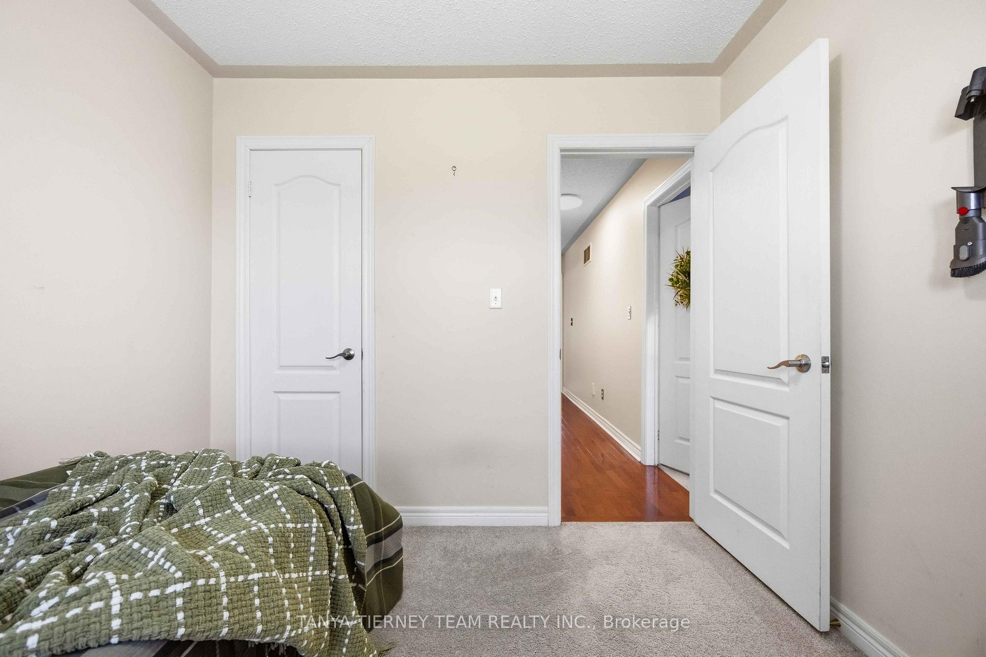 Photo 36 of 47 Corianne Avenue, Whitby, Brooklin — HOMEH