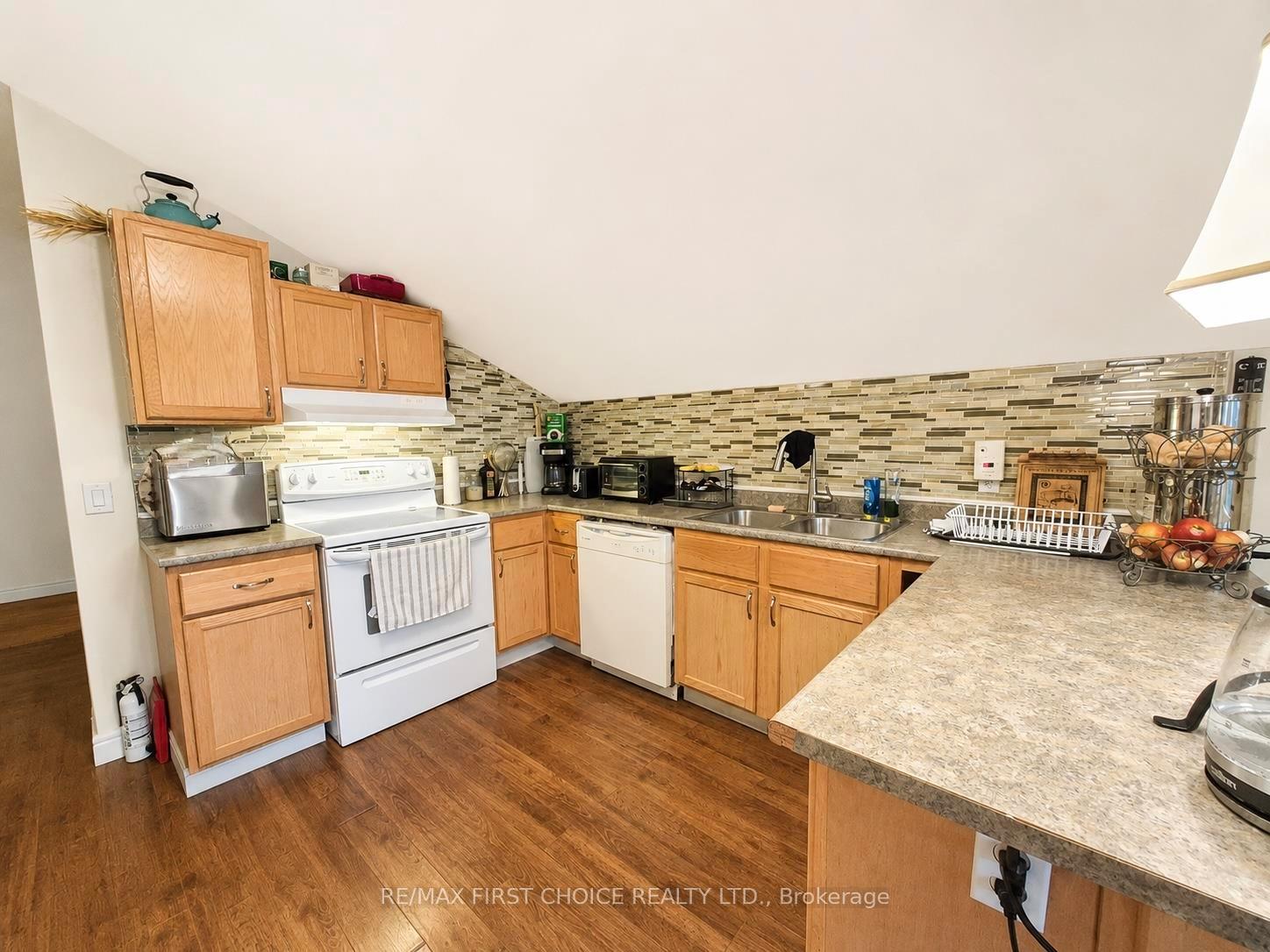 Photo 15 of 108 First NE Avenue, Greenstone, Geraldton — HOMEH