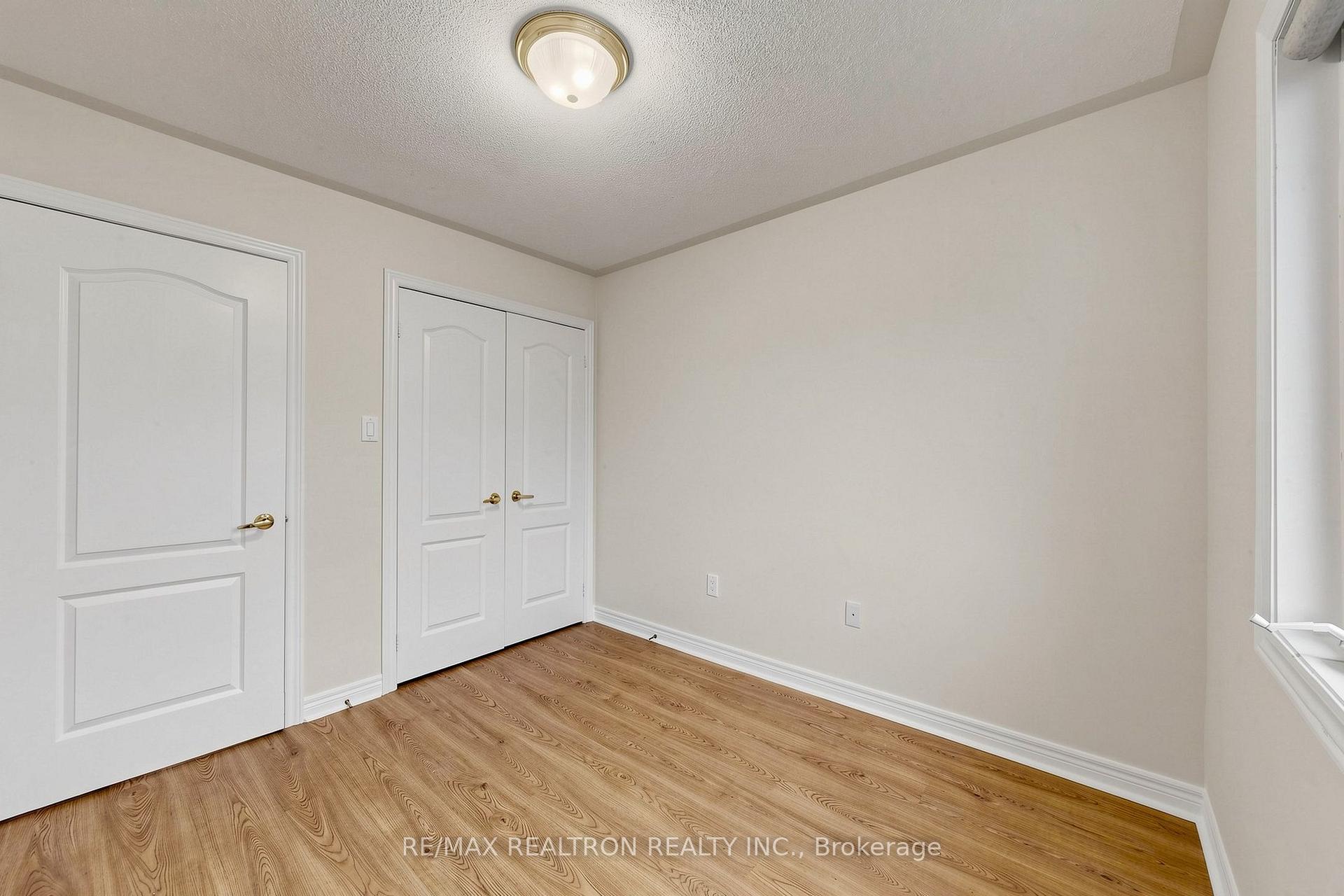 Photo 31 of 142 Mistywood Crescent W, Vaughan, Patterson — HOMEH
