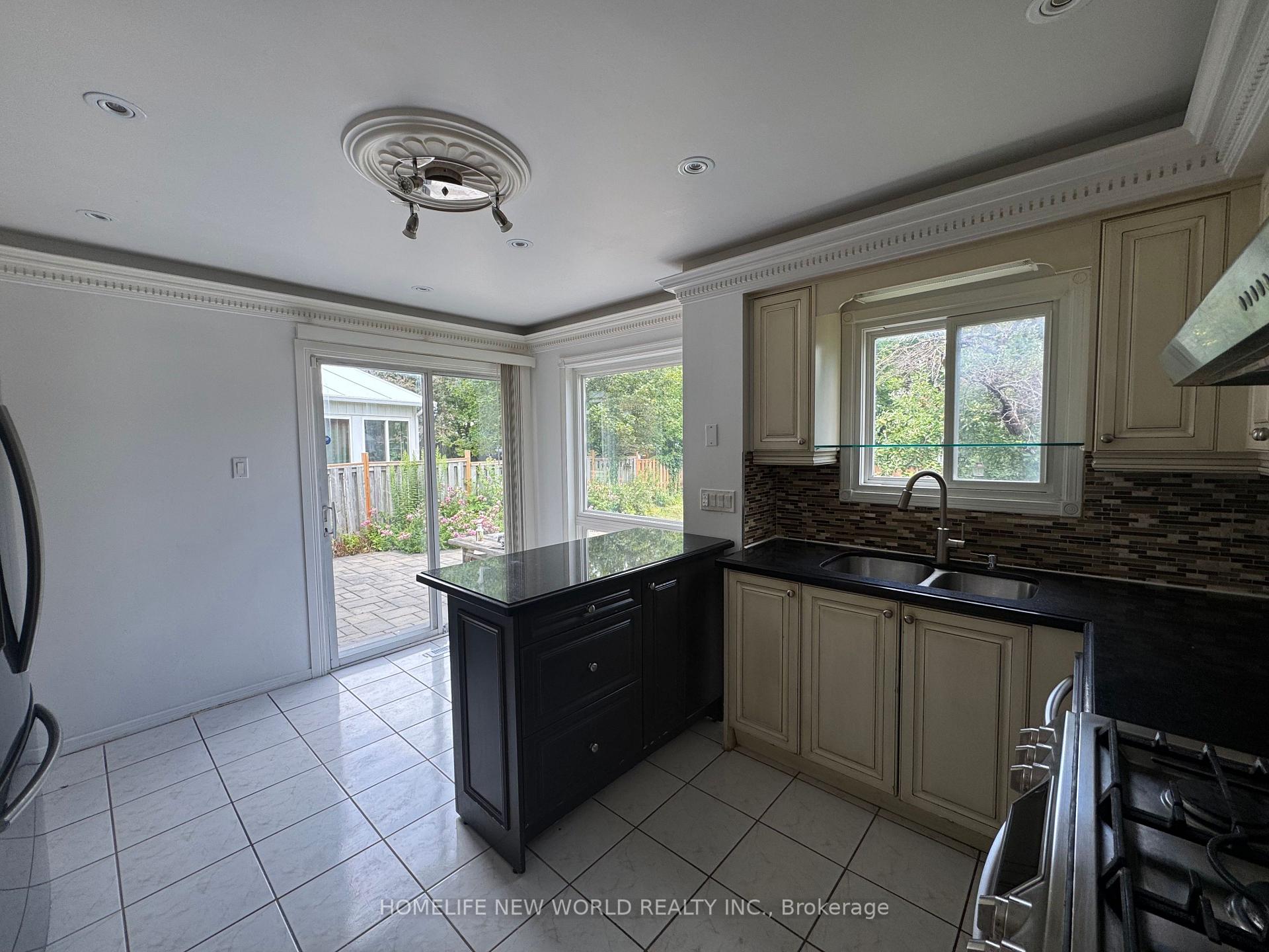 Photo 9 of 50 Adrian Crescent, Markham, Raymerville — HOMEH