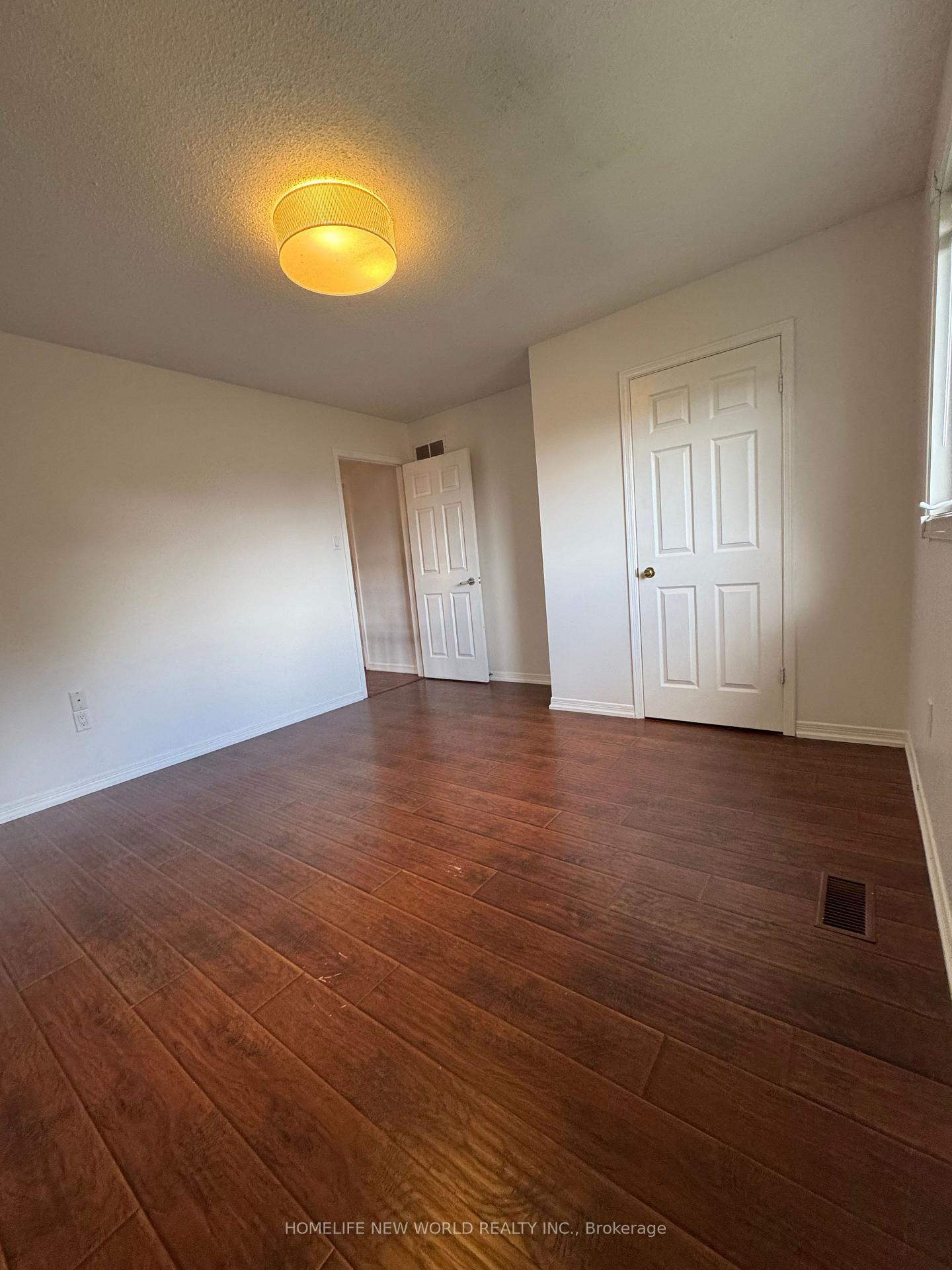 Photo 11 of 50 Adrian Crescent, Markham, Raymerville — HOMEH