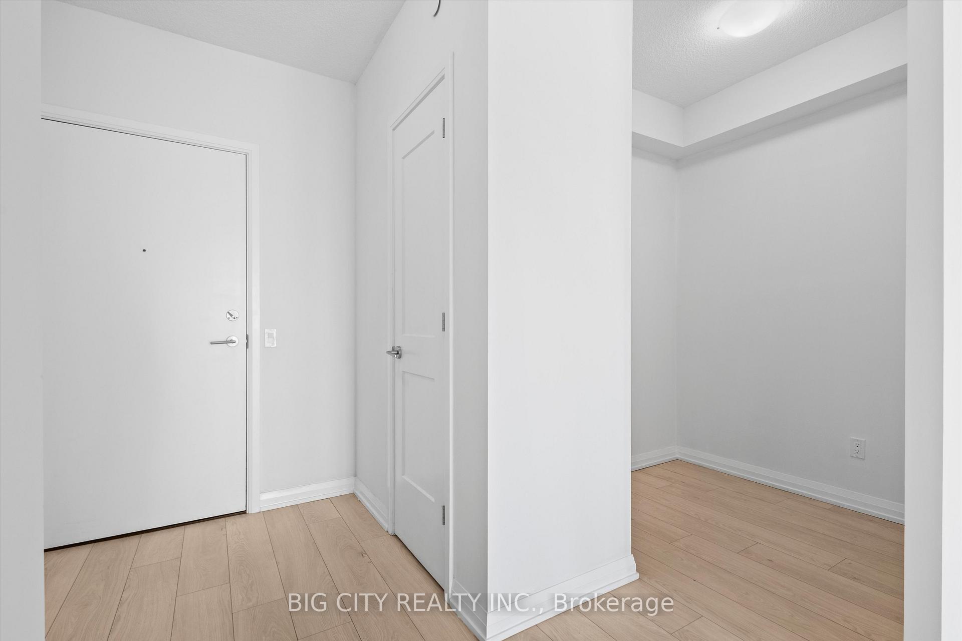 Photo 4 of Unit 3211, 7895 Jane Street, Vaughan, Concord — HOMEH