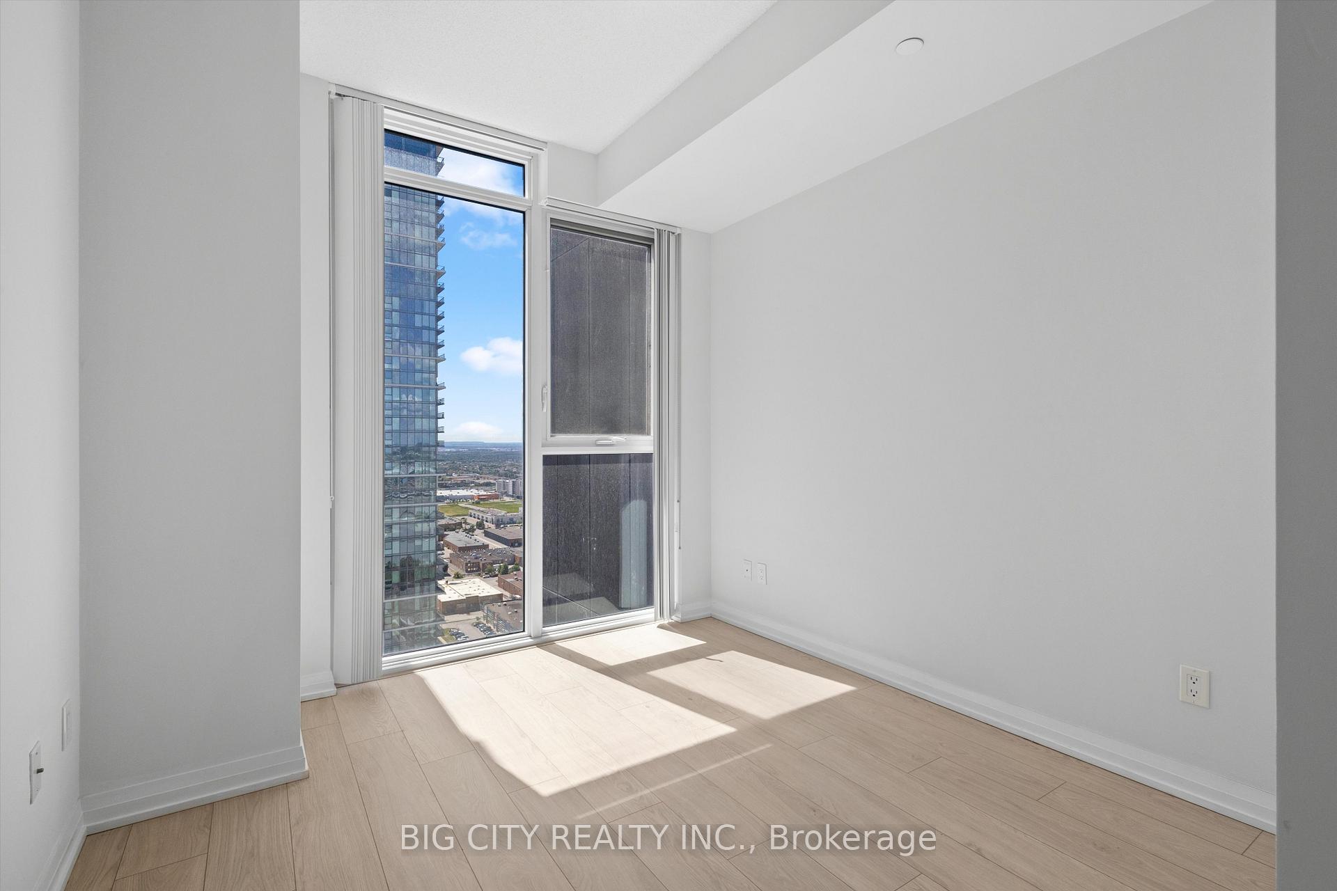 Photo 10 of Unit 3211, 7895 Jane Street, Vaughan, Concord — HOMEH