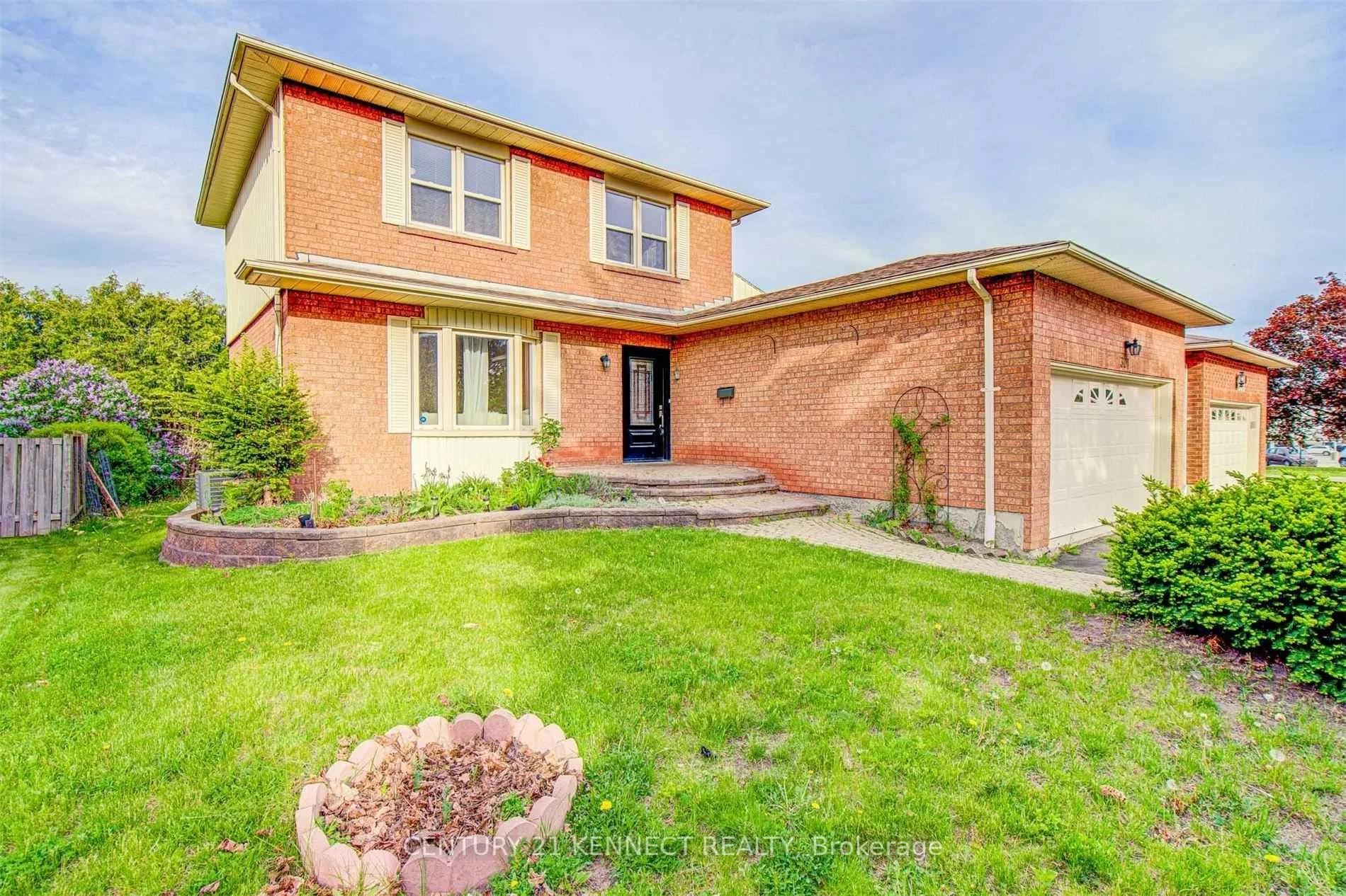 Photo 1 of 301 Glen Hill Drive, Whitby, Blue Grass Meadows — HOMEH