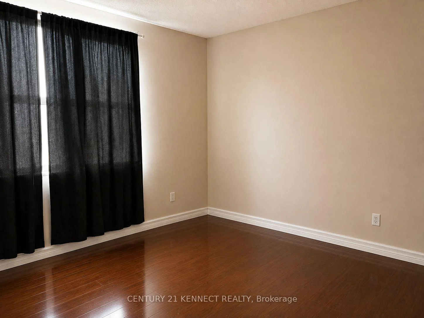 Photo 15 of 301 Glen Hill Drive, Whitby, Blue Grass Meadows — HOMEH