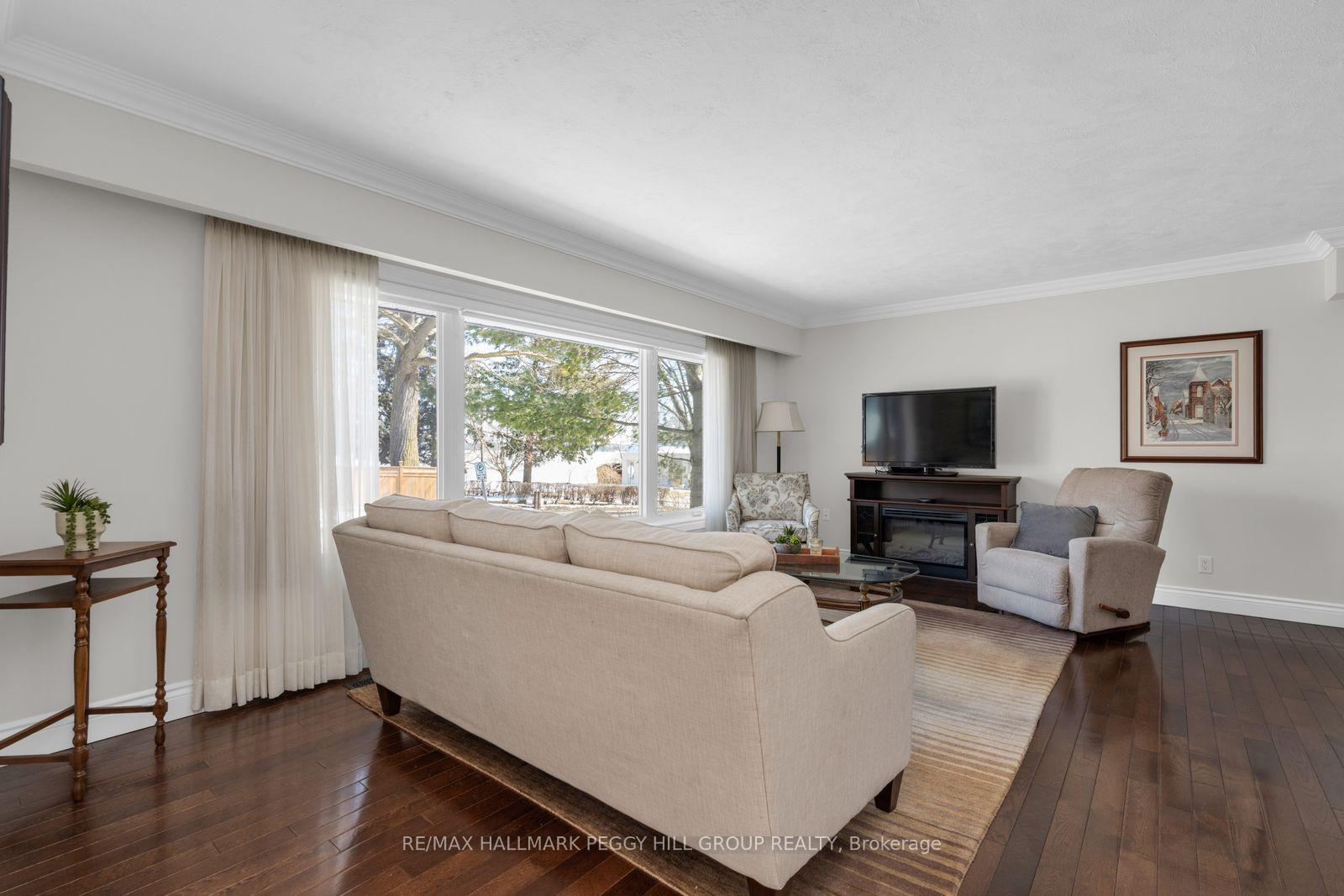 Photo 3 of 10 Duckworth Street, Barrie, North Shore — HOMEH
