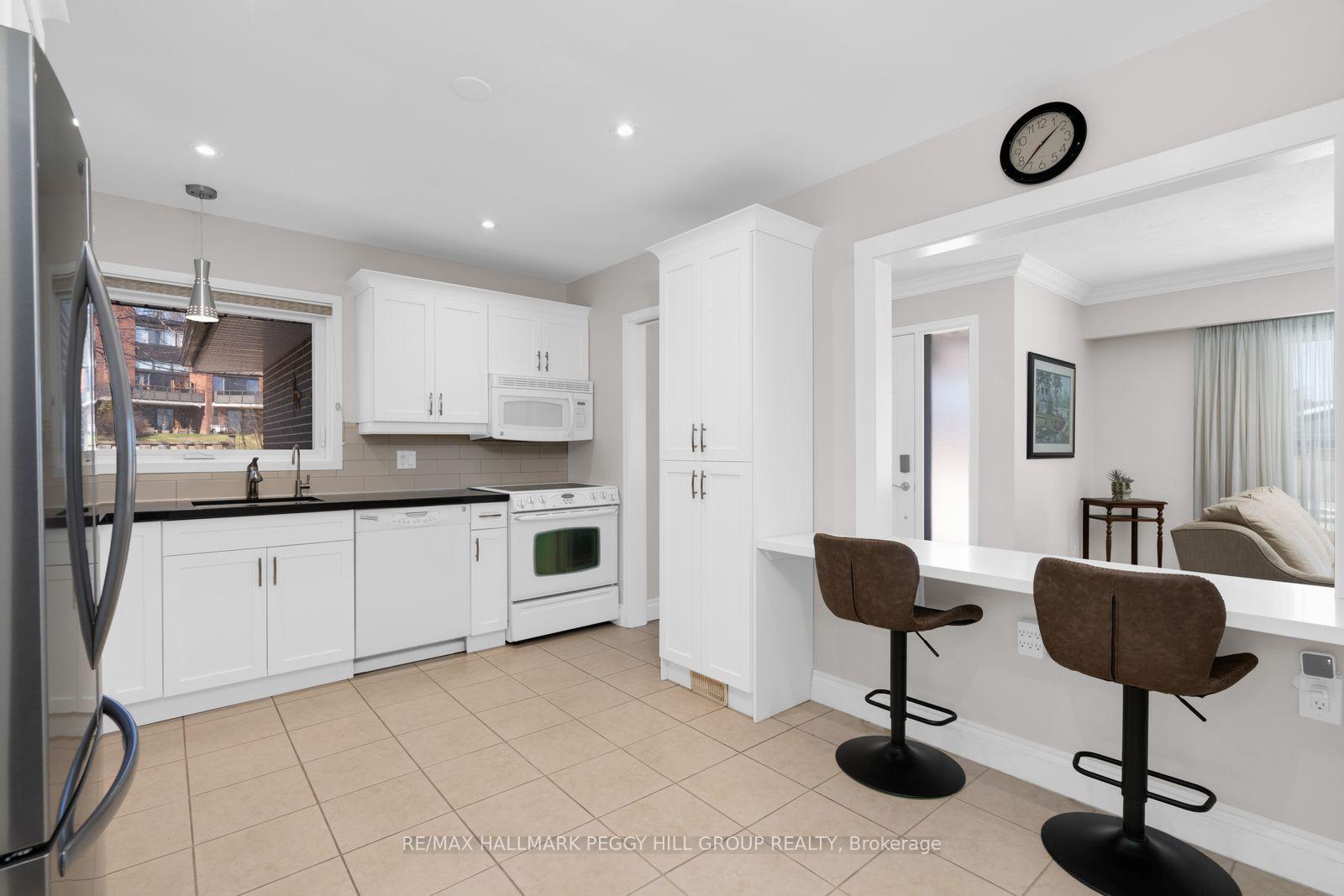 Photo 7 of 10 Duckworth Street, Barrie, North Shore — HOMEH