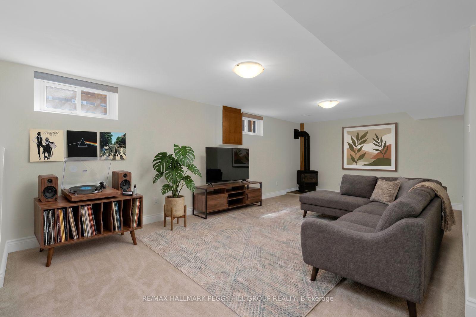 Photo 13 of 10 Duckworth Street, Barrie, North Shore — HOMEH