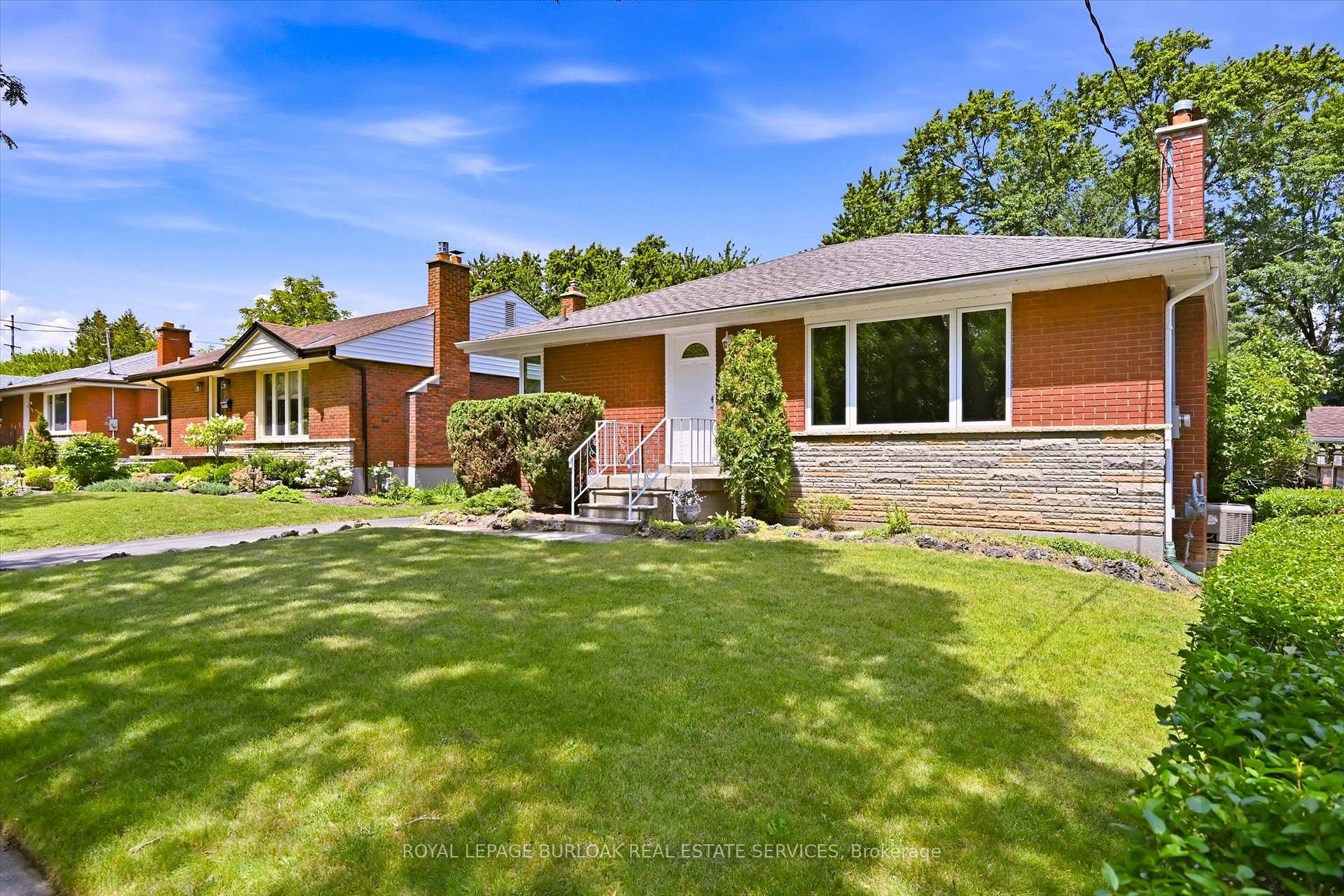 Photo 2 of 1483 Augustine Drive, Burlington, Mountainside — HOMEH