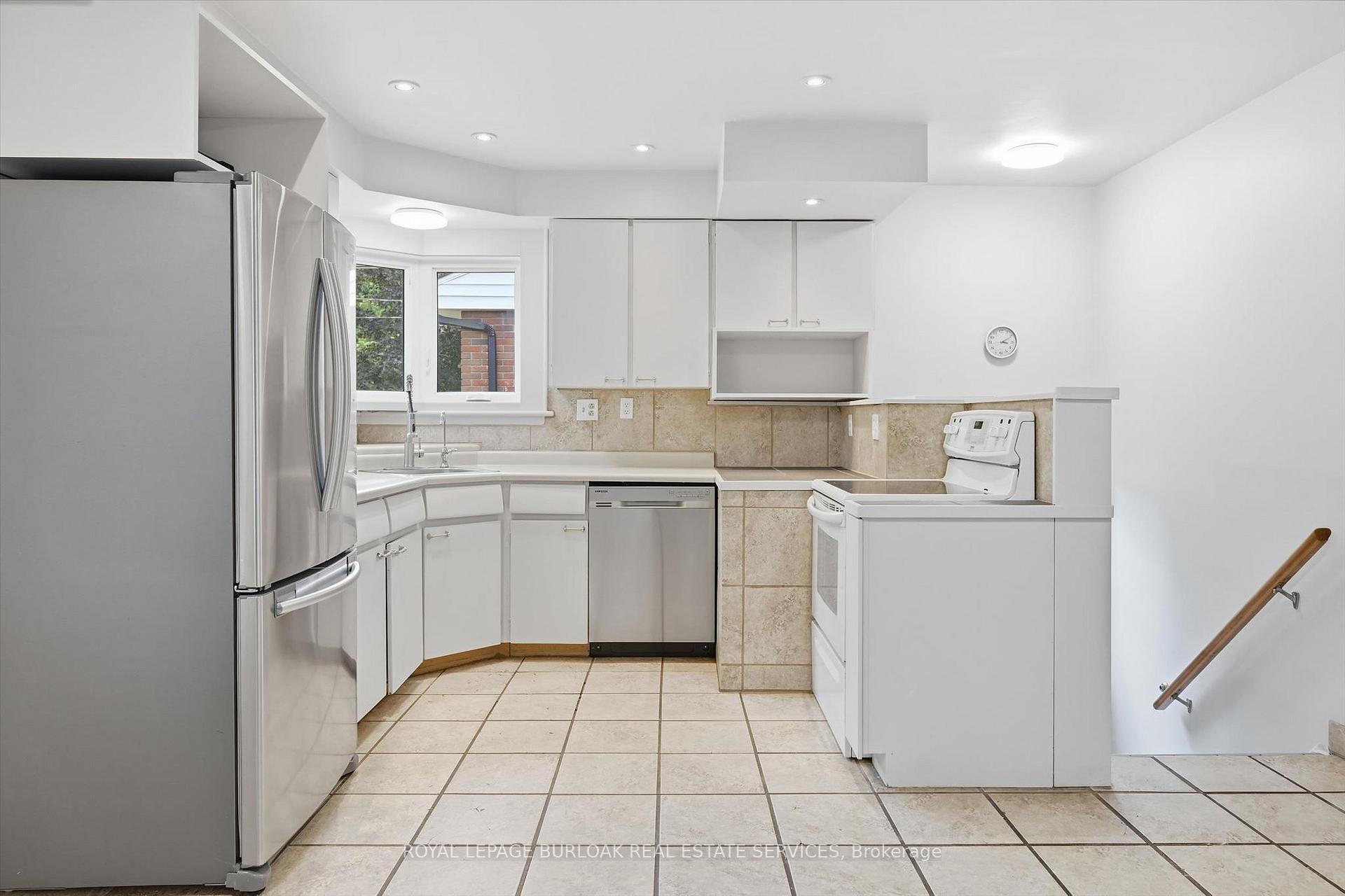 Photo 7 of 1483 Augustine Drive, Burlington, Mountainside — HOMEH