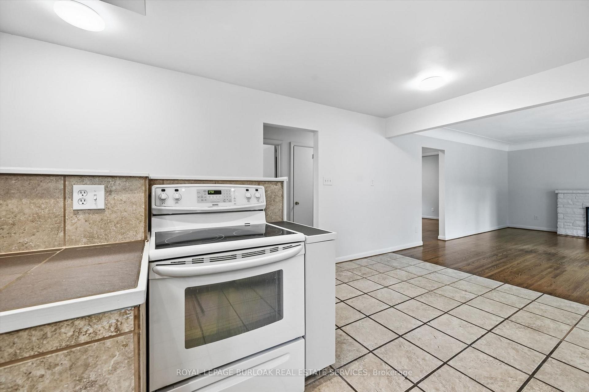 Photo 8 of 1483 Augustine Drive, Burlington, Mountainside — HOMEH