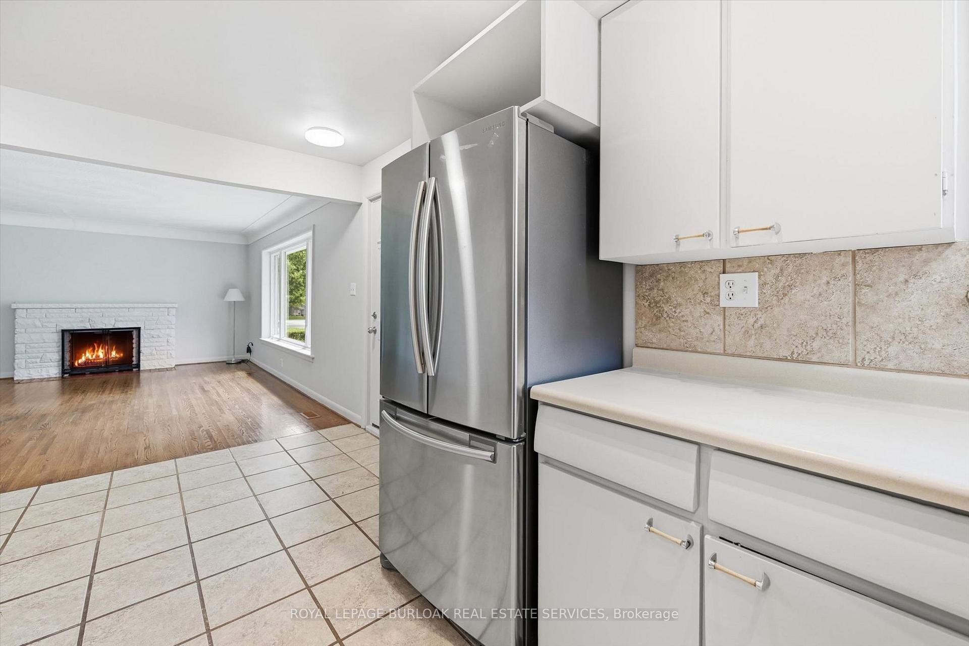 Photo 9 of 1483 Augustine Drive, Burlington, Mountainside — HOMEH
