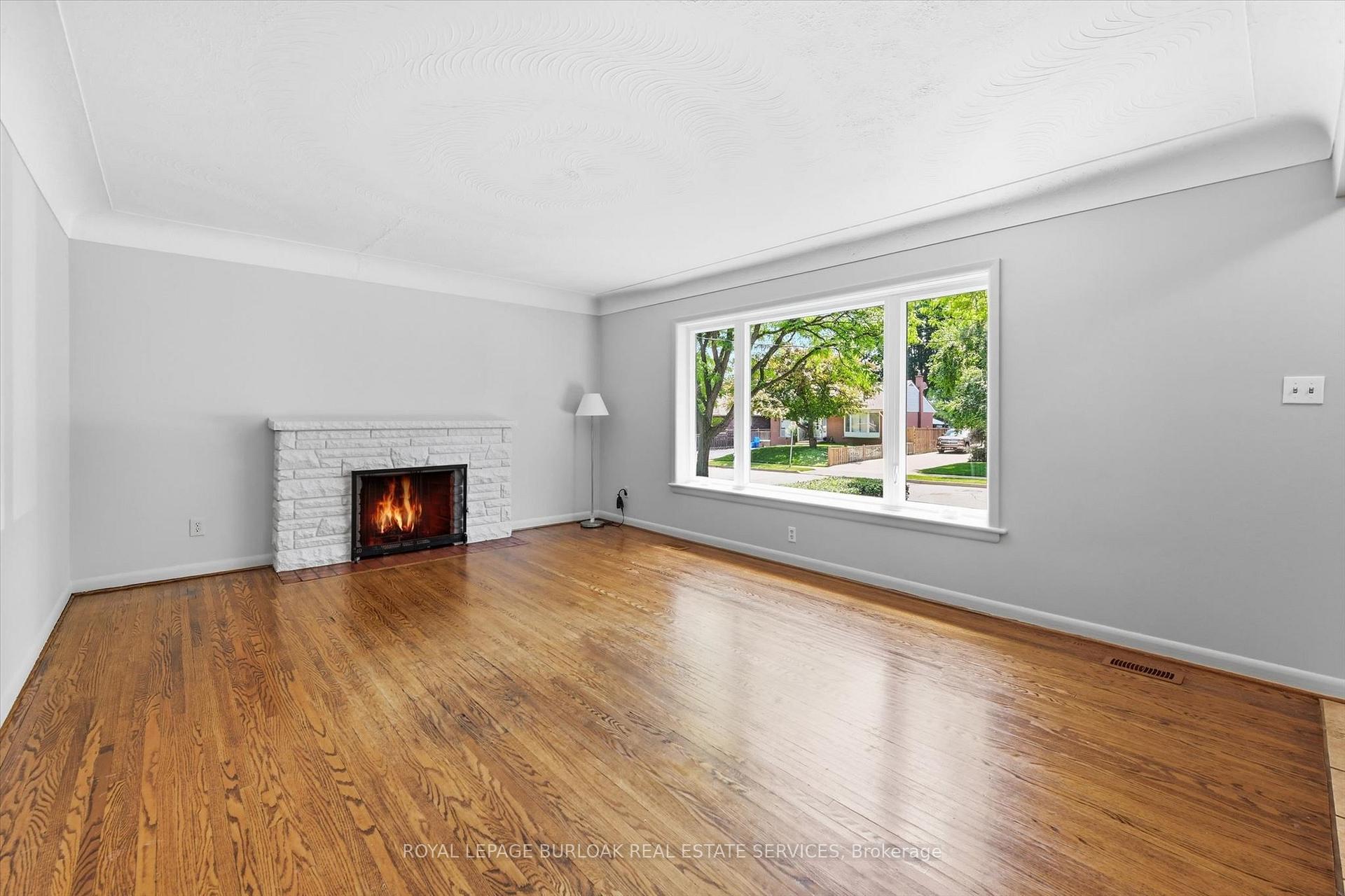 Photo 11 of 1483 Augustine Drive, Burlington, Mountainside — HOMEH