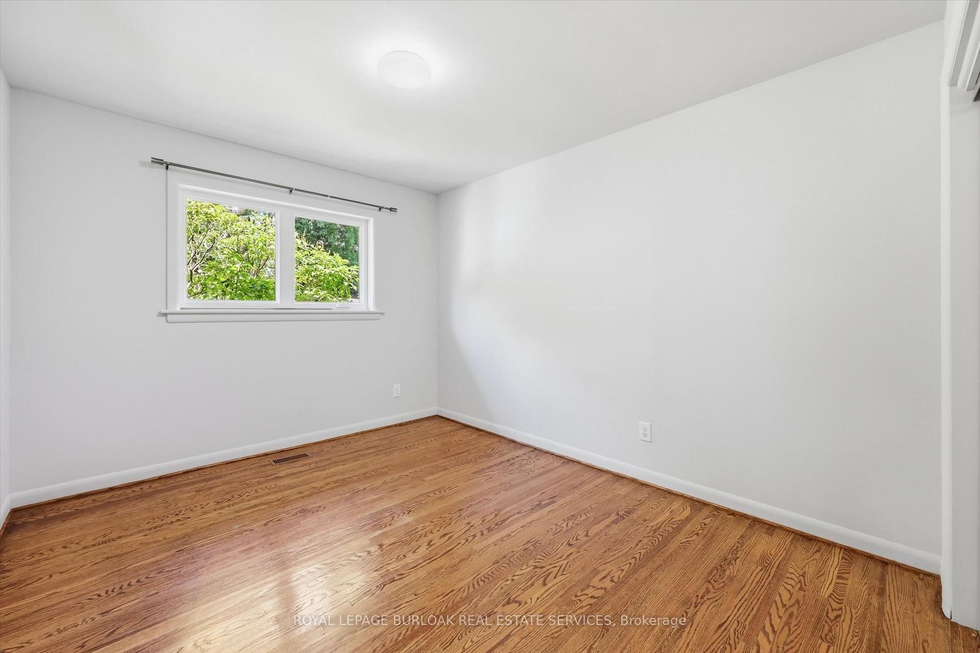 Photo 13 of 1483 Augustine Drive, Burlington, Mountainside — HOMEH