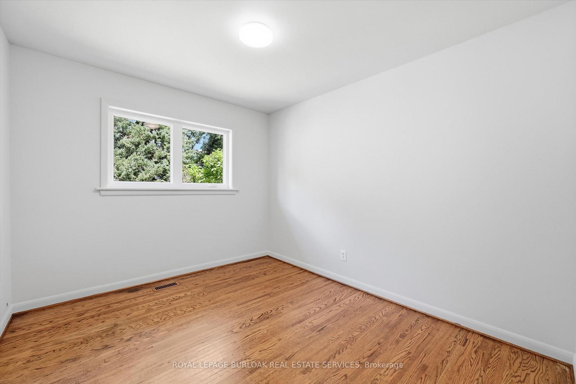 Photo 15 of 1483 Augustine Drive, Burlington, Mountainside — HOMEH