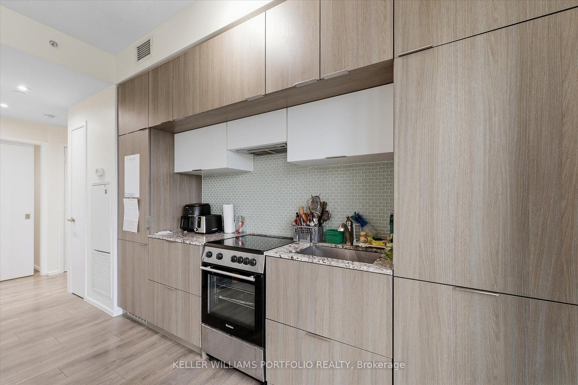 Photo 13 of Unit 1005, 159 Dundas Street E, Toronto, Church-Yonge Corridor — HOMEH