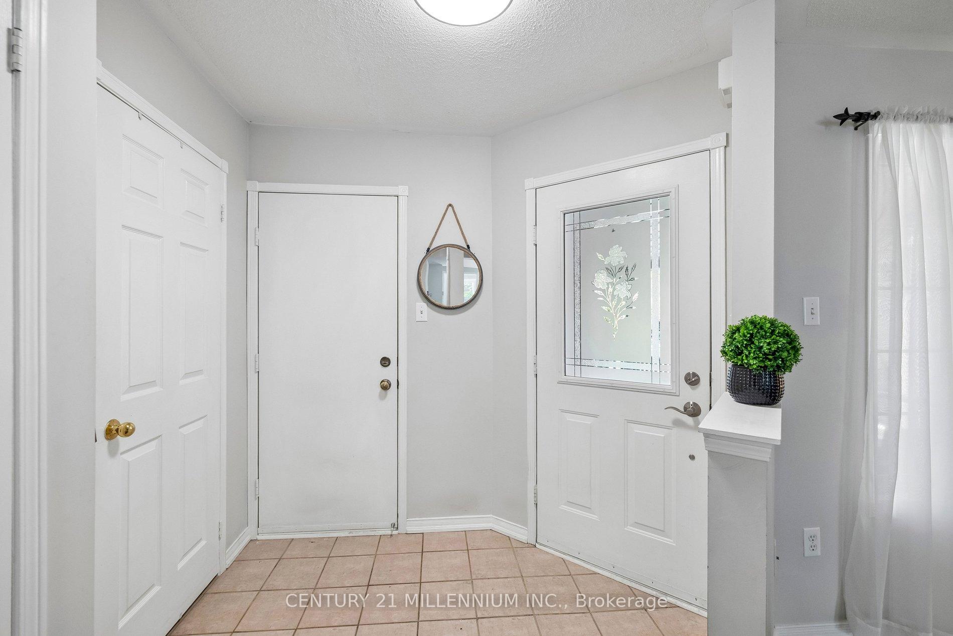 Photo 5 of 116 Woodroof Crescent, Aurora, Bayview Wellington — HOMEH
