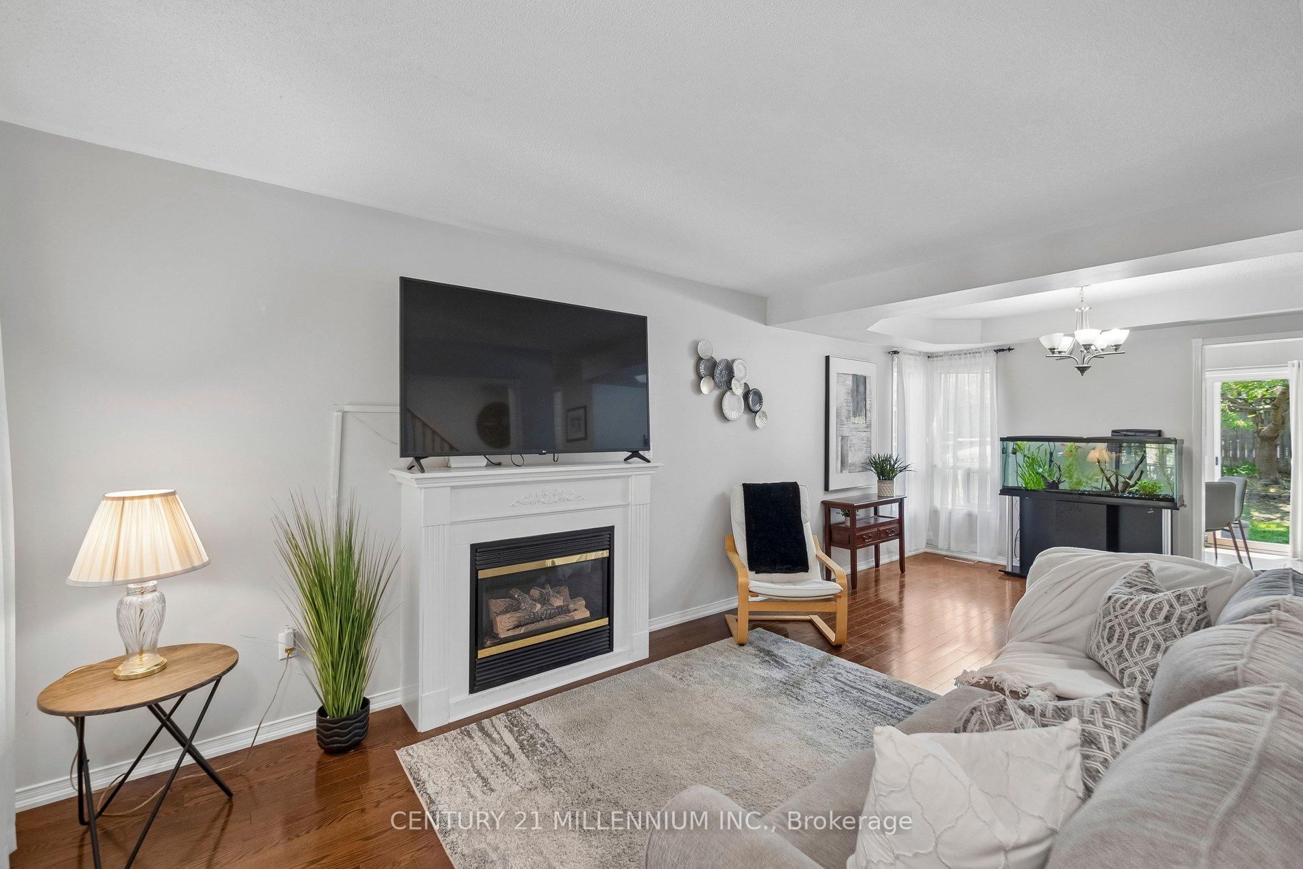 Photo 7 of 116 Woodroof Crescent, Aurora, Bayview Wellington — HOMEH