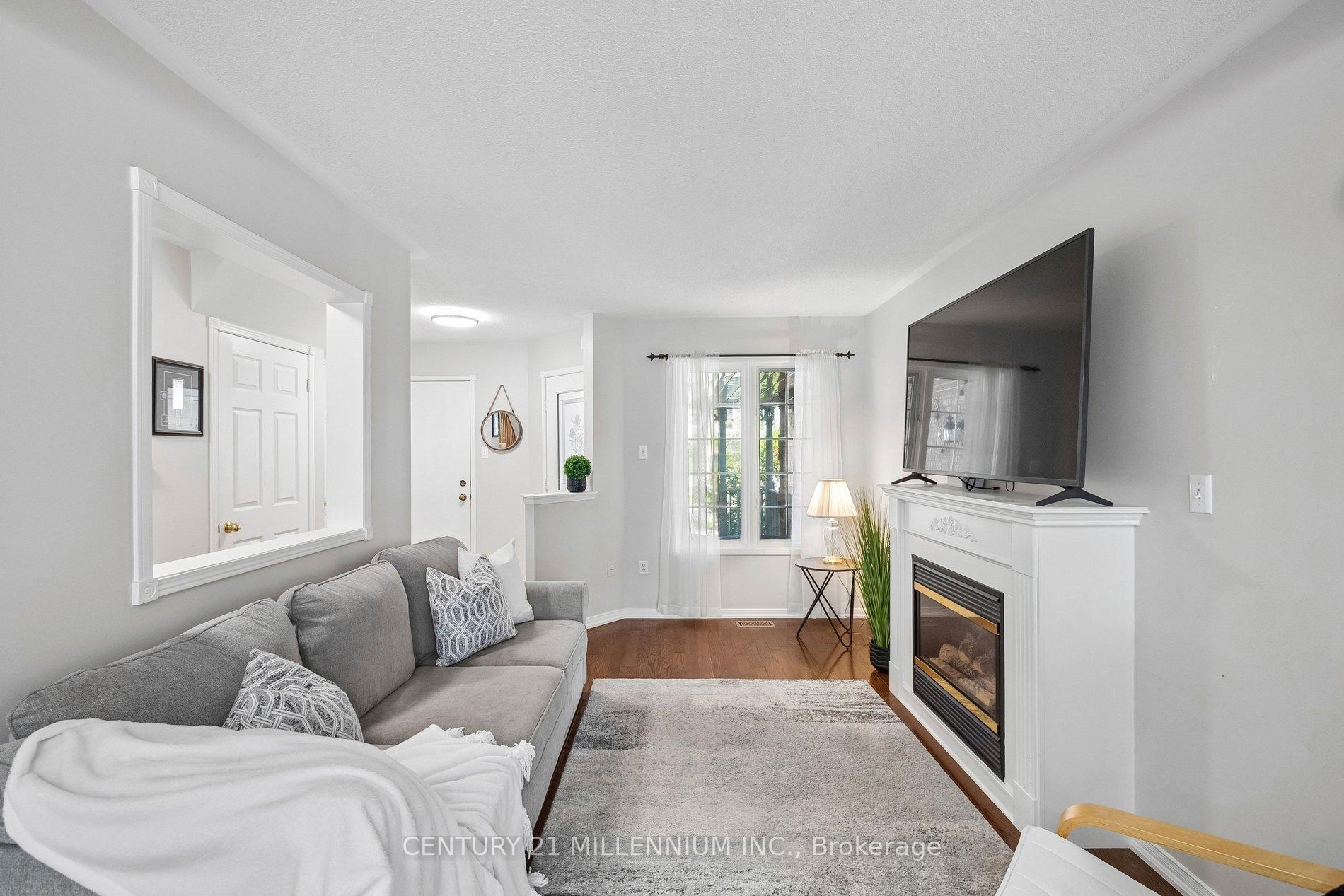 Photo 8 of 116 Woodroof Crescent, Aurora, Bayview Wellington — HOMEH