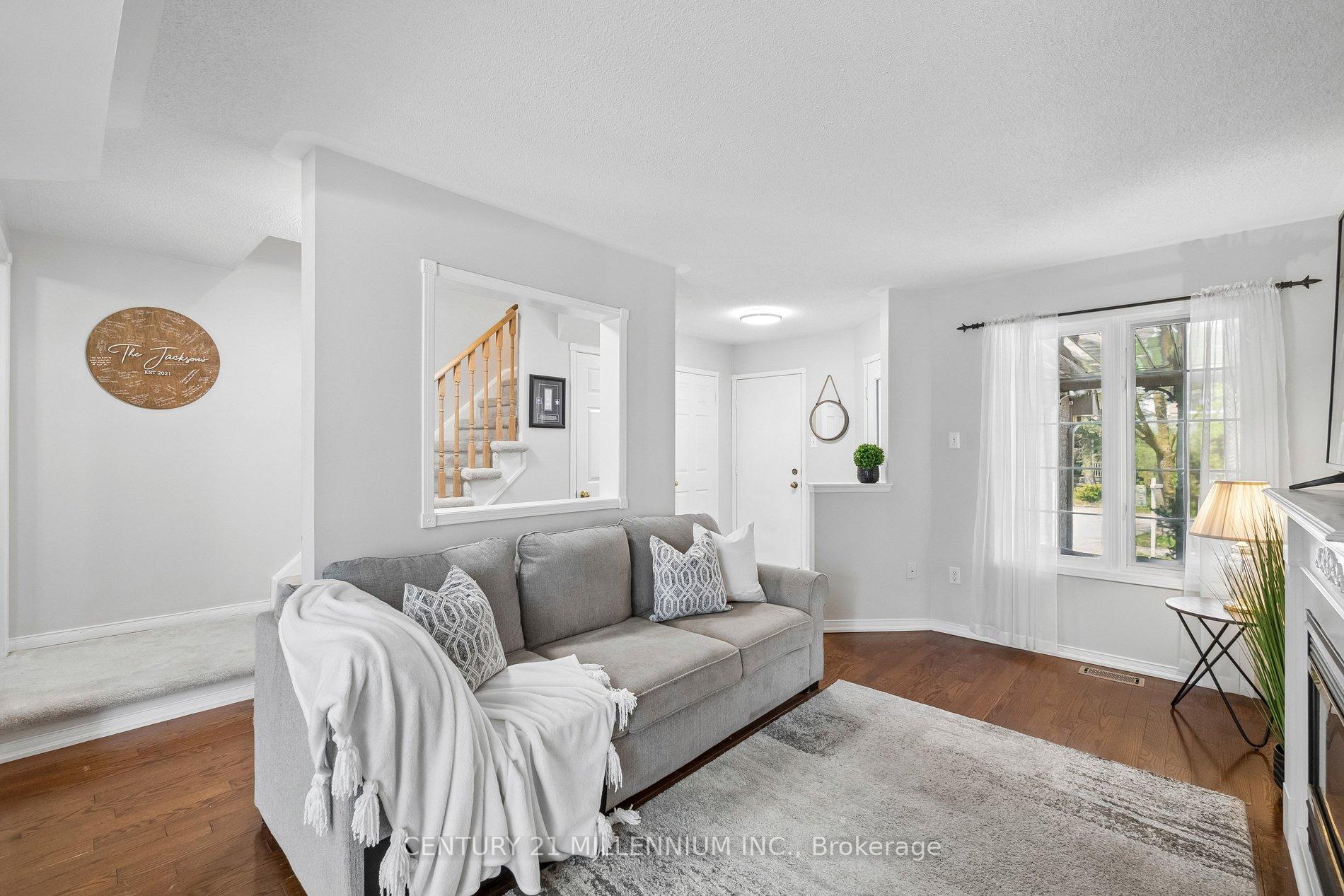 Photo 9 of 116 Woodroof Crescent, Aurora, Bayview Wellington — HOMEH
