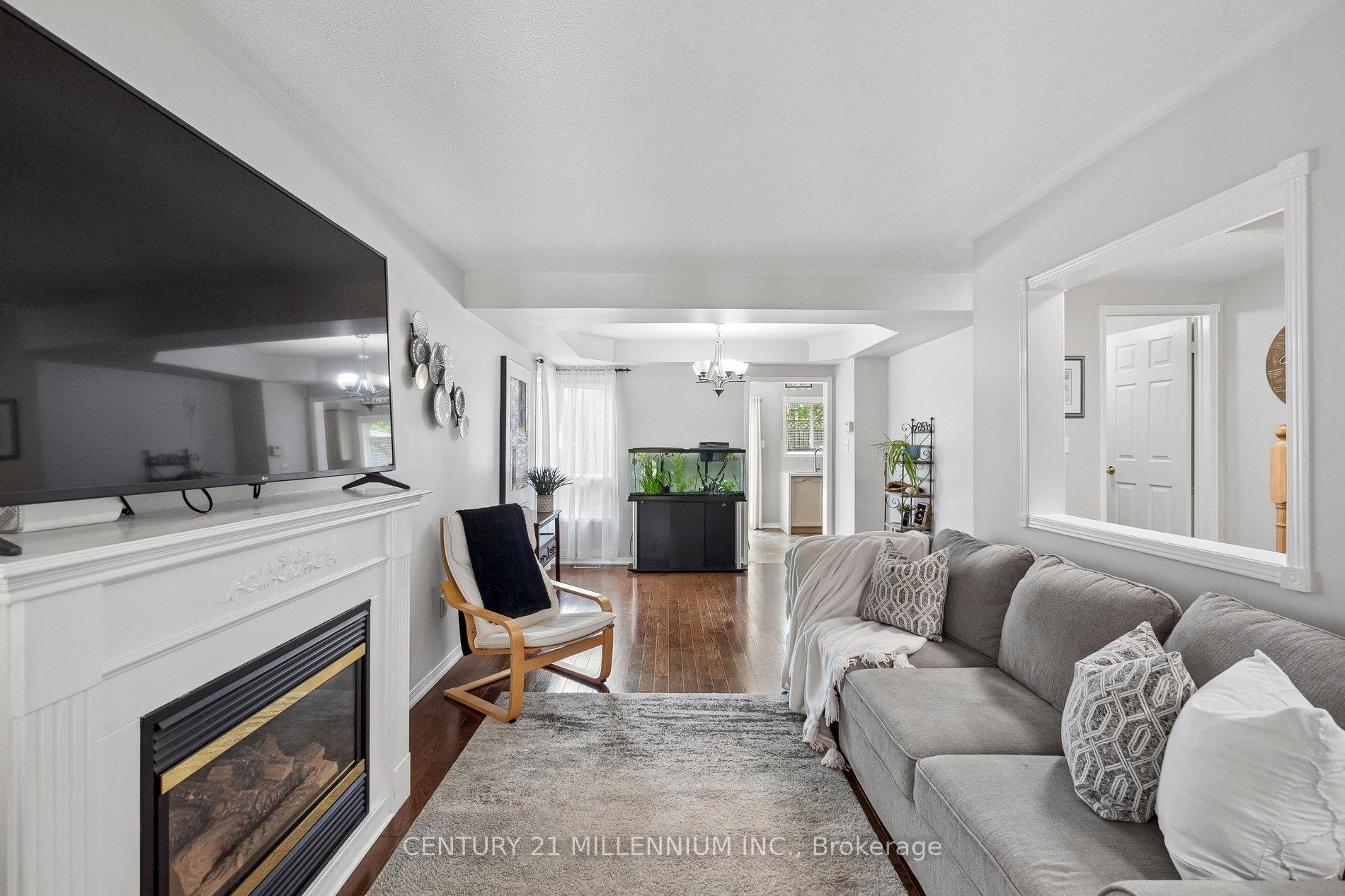 Photo 10 of 116 Woodroof Crescent, Aurora, Bayview Wellington — HOMEH