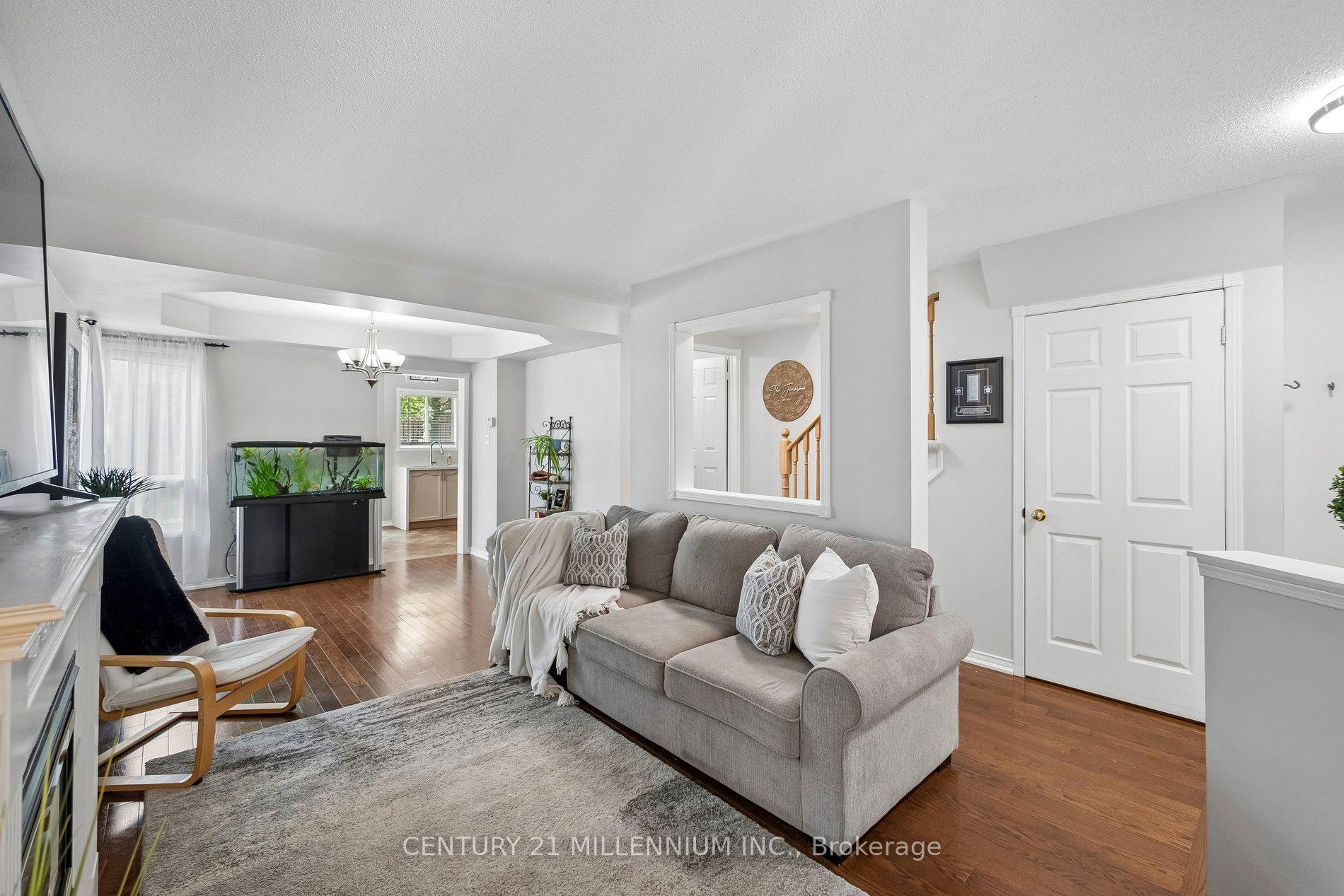 Photo 11 of 116 Woodroof Crescent, Aurora, Bayview Wellington — HOMEH