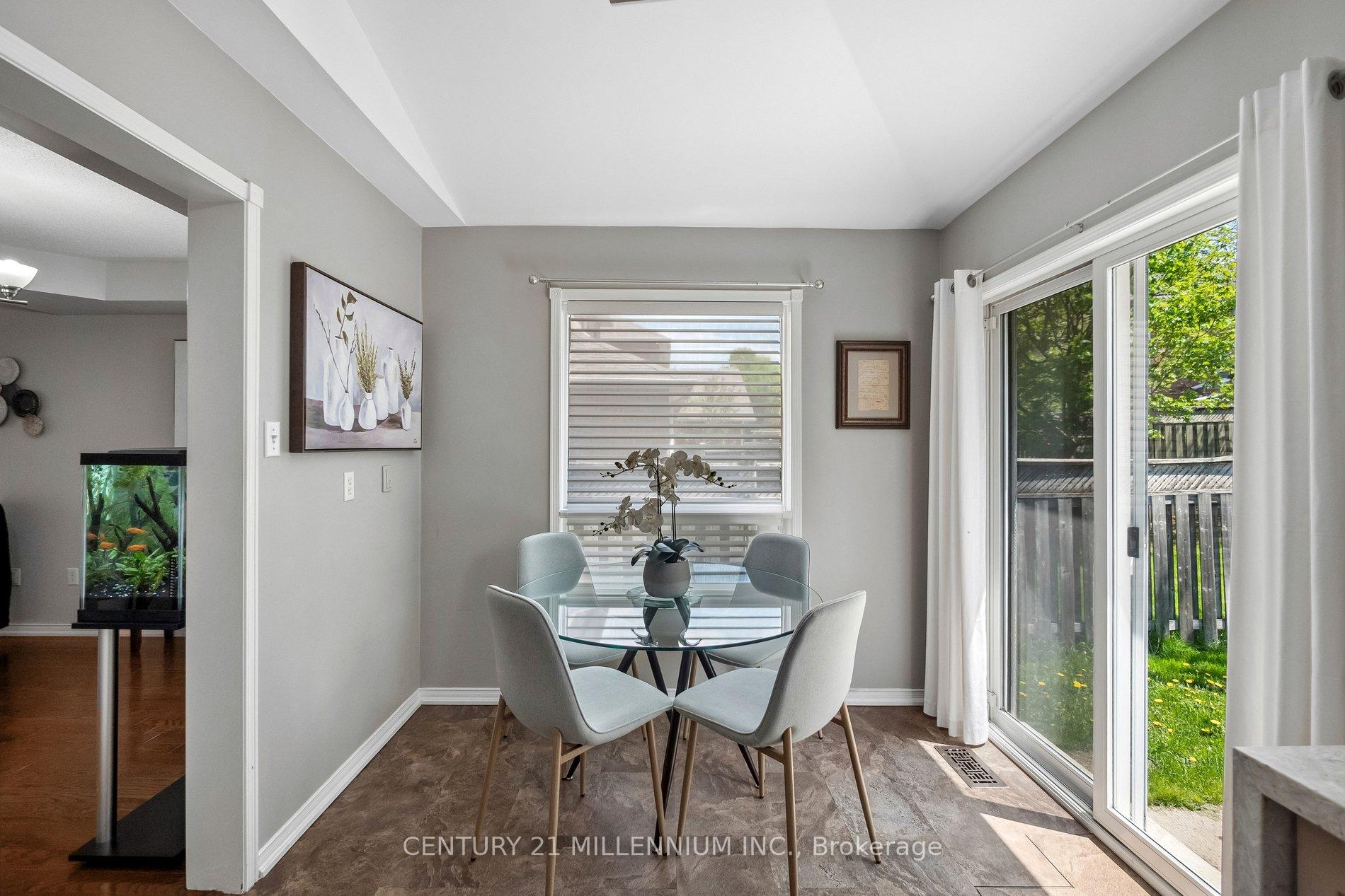 Photo 18 of 116 Woodroof Crescent, Aurora, Bayview Wellington — HOMEH